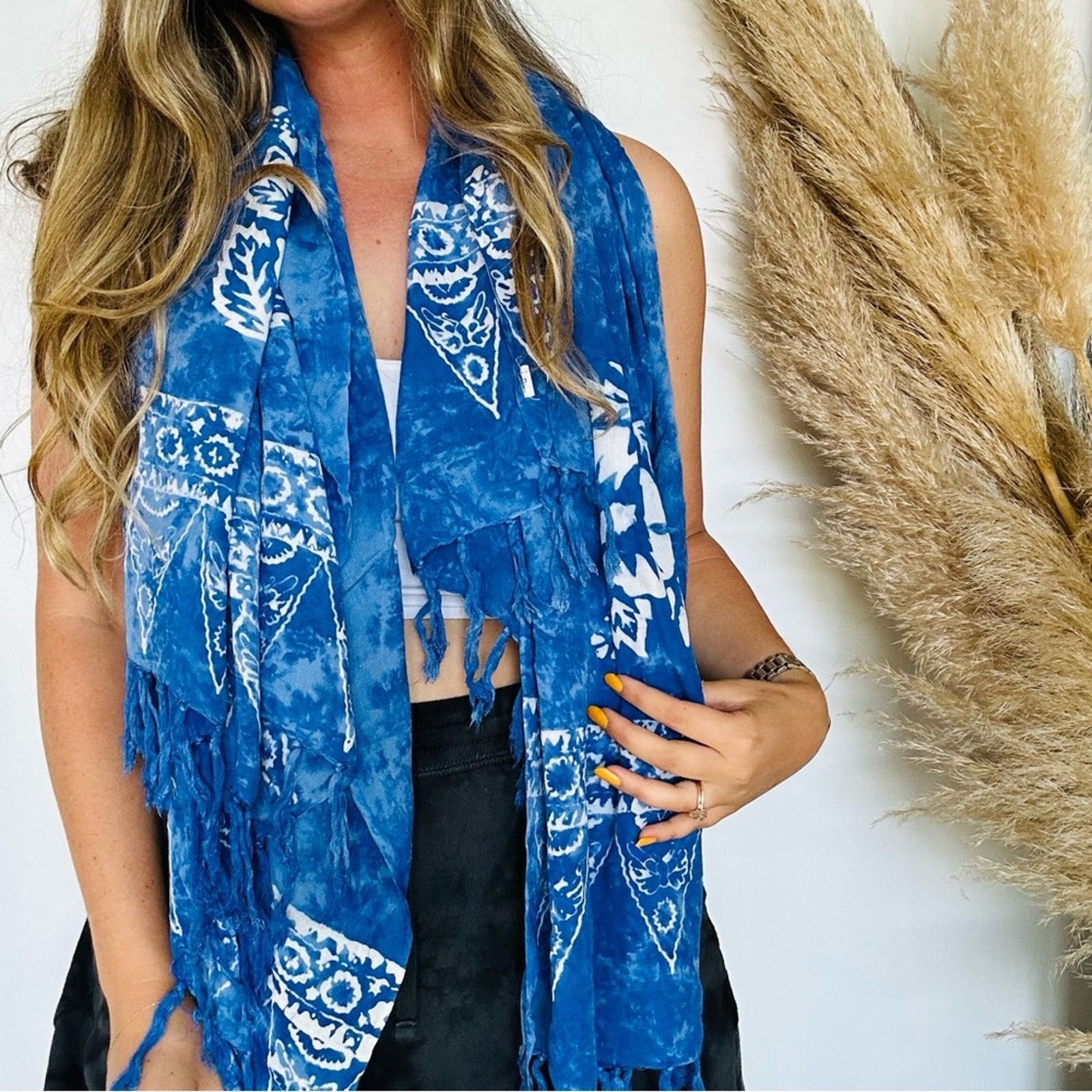 Vintage VINTAGE Blue White Floral Tropical Fringe Soft Scarf Wrap Size ONE SIZE - 1 Thumbnail