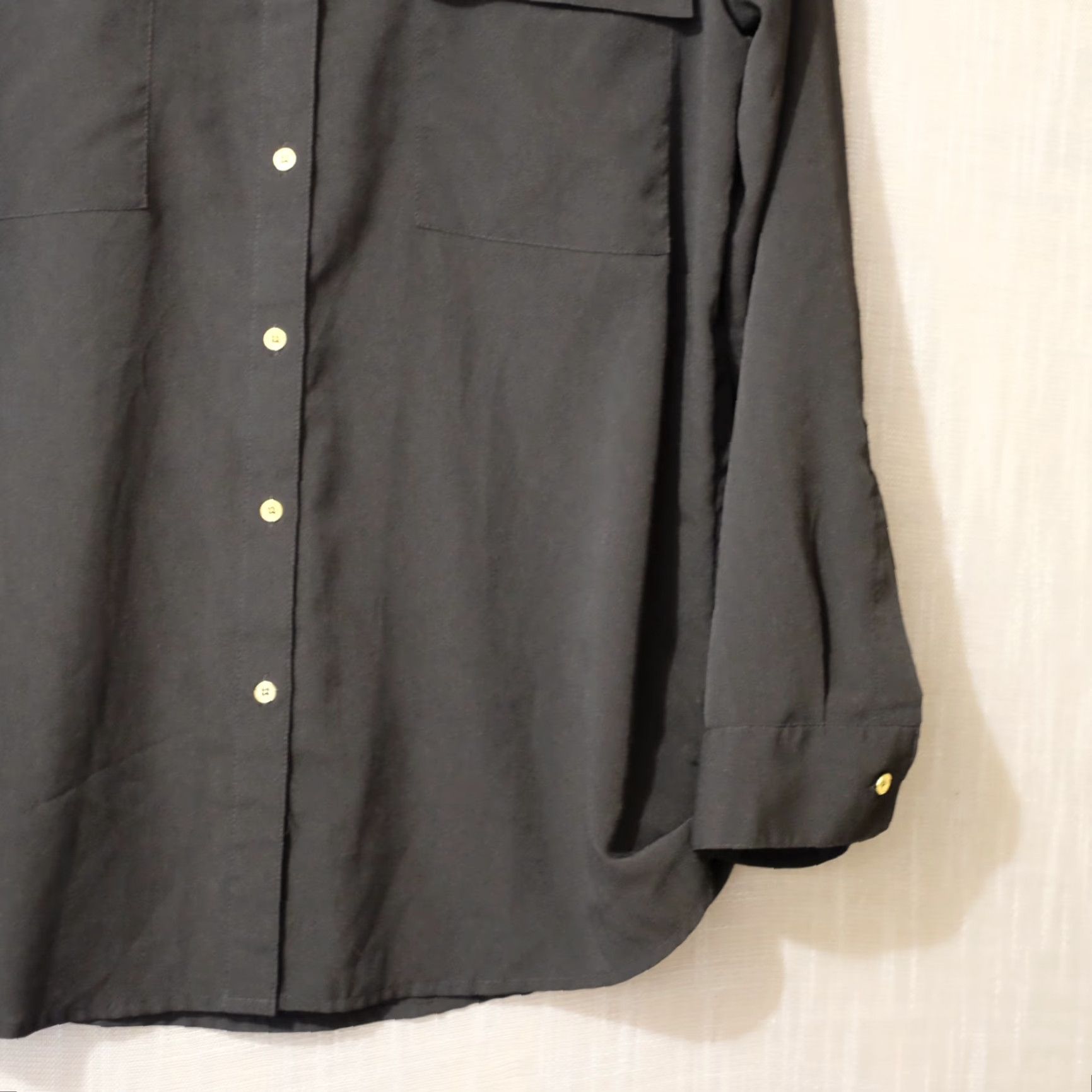 Calvin Klein Calvin Klein Button-Down Shirt Front Pocket Gold Button Womens L Black Button-Up Shirt Womens L Modern Basic Casual Workwear Vintage No N/A Size L / US 10 / IT 46 - 4 Thumbnail