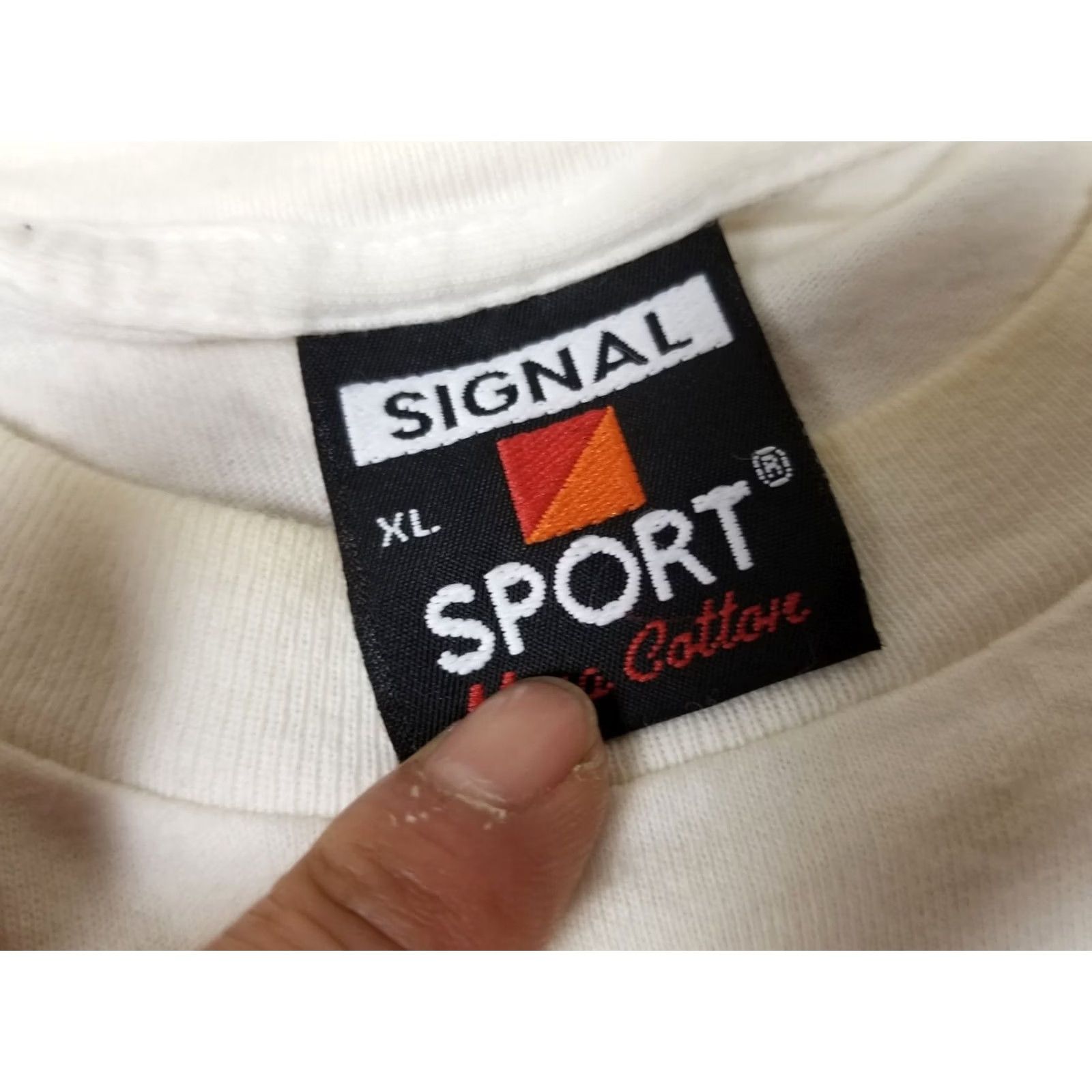 Vintage VINTAGE 93' SIGNAL ARTWEAR REMOTE CONTROL FREAK WHITE T-SHIRT SZ XLARGE Shirt Men XL White Logo Band Grunge Retro USA 90s Boys Mens Girls Womens Size US XL / EU 56 / 4 - 5 Thumbnail