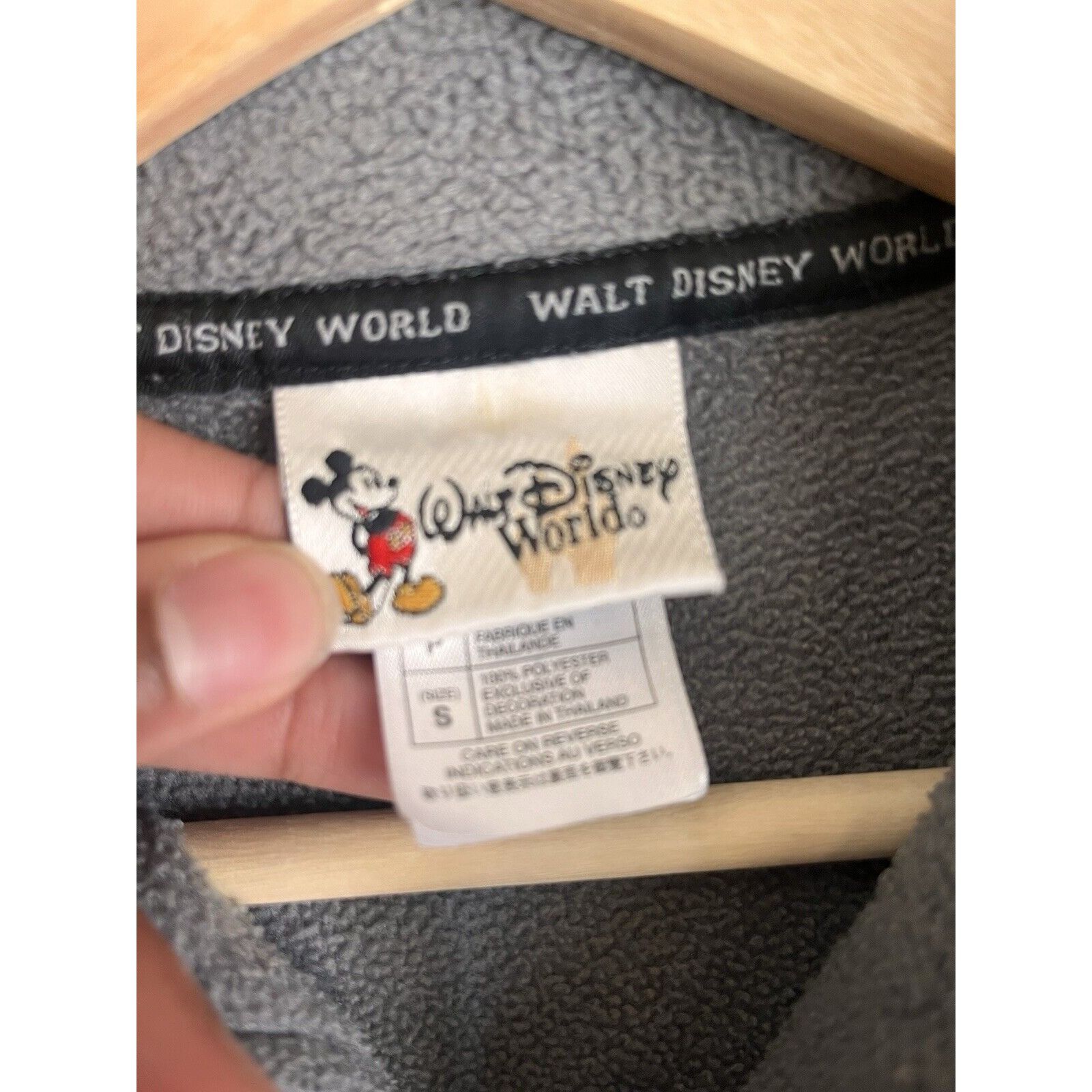 Mickey Mouse VINTAGE WALT DISNEY WORLD MICKEY MOUSE QUARTER ZIP PULLOVER Size US L / EU 52-54 / 3 - 6 Thumbnail