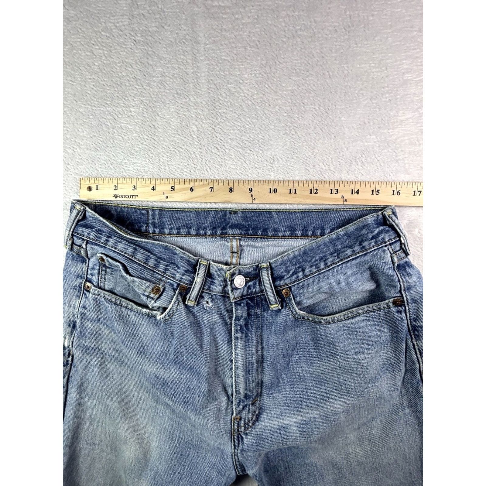 Denime Levis 505 Jeans Mens 34x32 Medium Wash Straight Leg Denim Cotton Button Zip Pocket Logo Vintage No Size US 34 / EU 50 - 6 Thumbnail