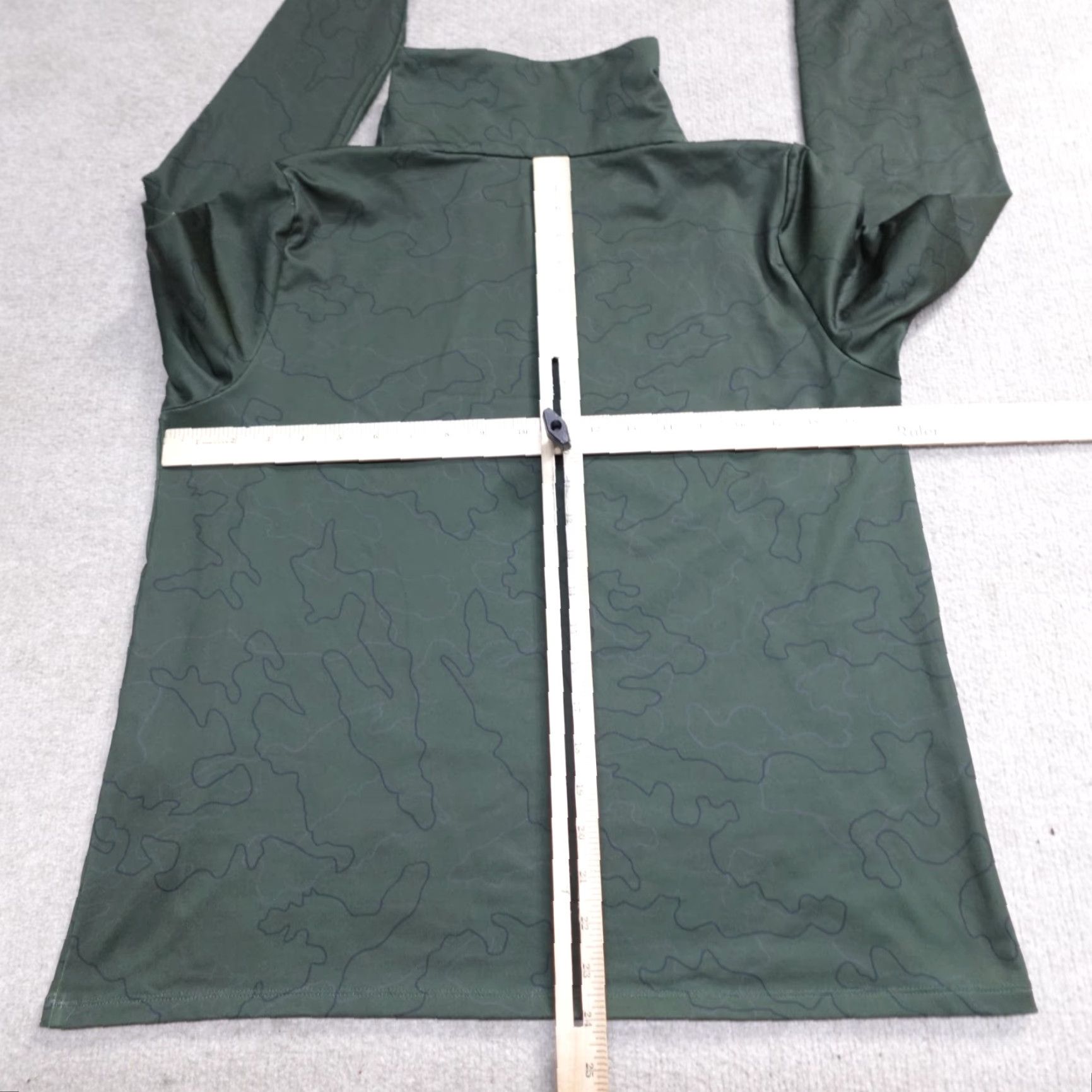 Under Armour Under Armour Womens Top Large Green Camouflage Long Sleeve Heatgear Mock Neck Pullover T-Shirt Size L / US 10 / IT 46 - 6 Thumbnail