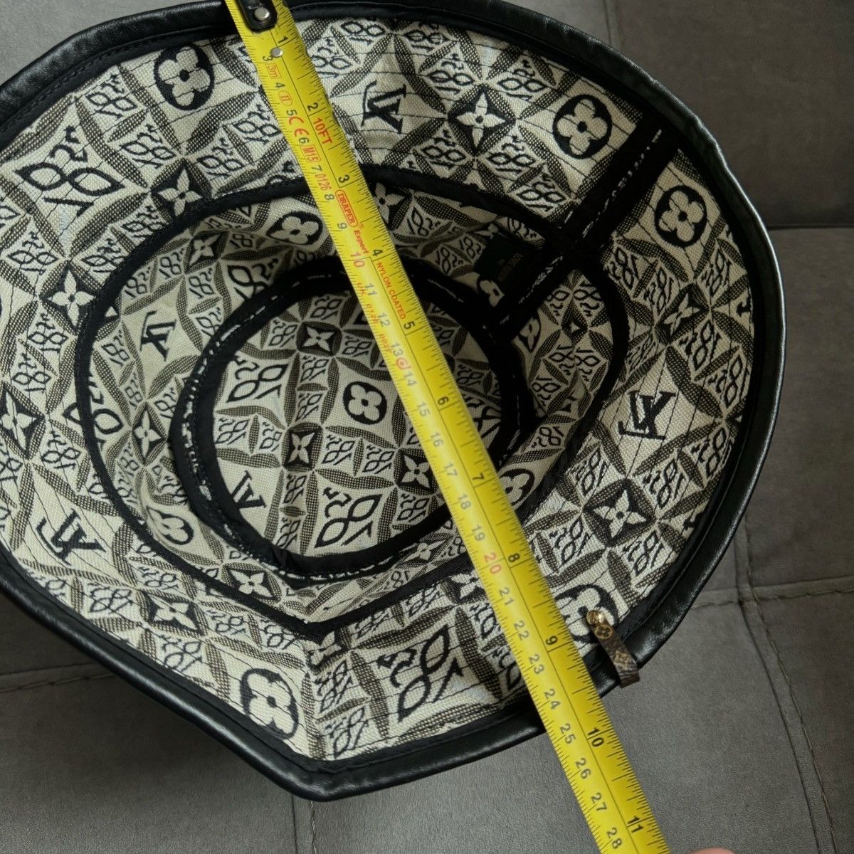 Louis Vuitton LOUIS VUITTON hat marked S see real tape measurements in pho Size ONE SIZE - 20 Thumbnail