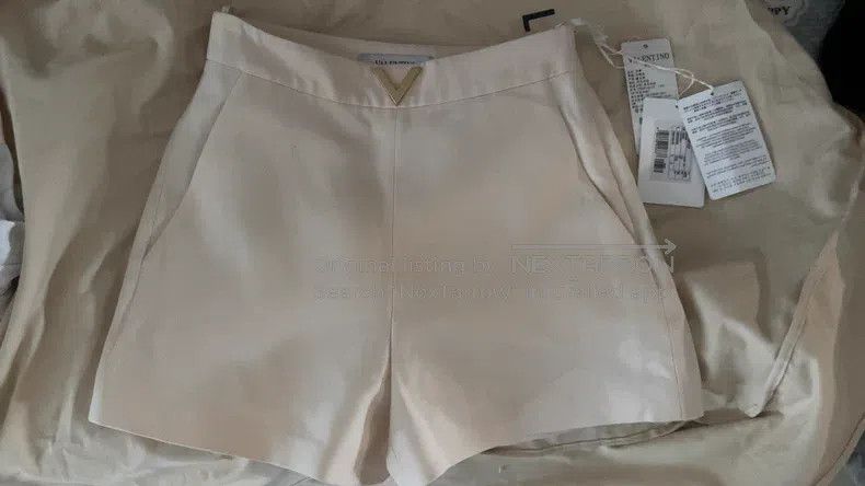 Valentino Valentino Beige shorts Size 25" / US 0 / IT 36 - 1 Thumbnail