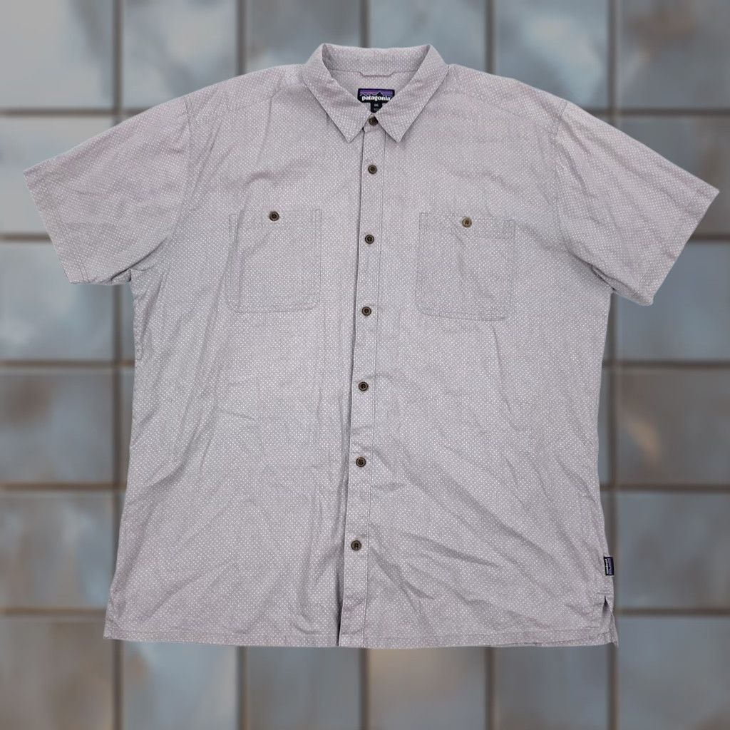 Patagonia Patagonia Shirt Button-Down Back Step Hemp Cotton Polka Dot XXL Mens Casual Short Sleeve 53139 Grey White Size US XXL / EU 58 / 5 - 1 Thumbnail
