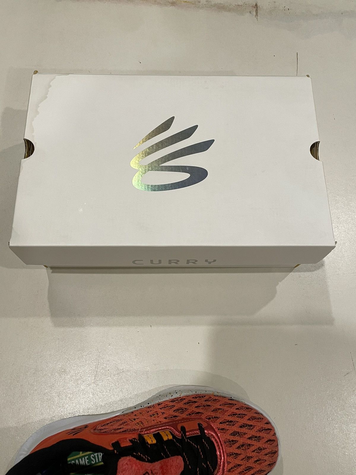 Under Armour Under Armour Curry Flow 9 Sesame Street Elmo Basketball Shoe Size US 6 / EU 39 - 8 Thumbnail