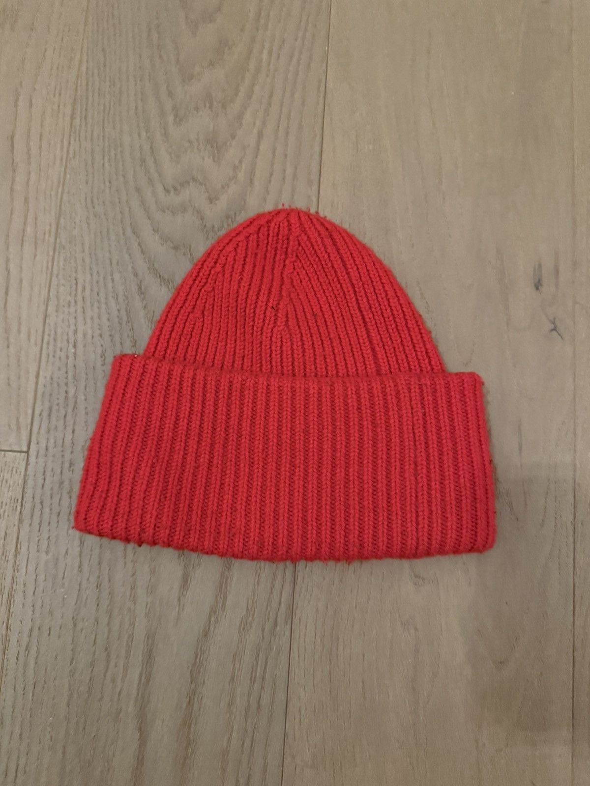 Acne Studios Acne Studios RED Face Logo Ribbed Beanie Size 36 - 5 Thumbnail