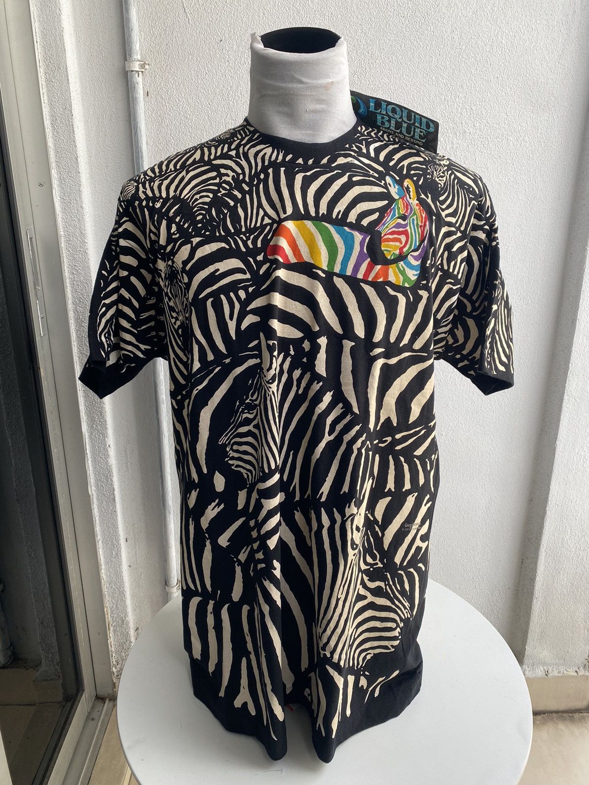 Liquid Blue Vintage Liquid Blue Ovp Tshirt Size US XL / EU 56 / 4 - 1 Thumbnail