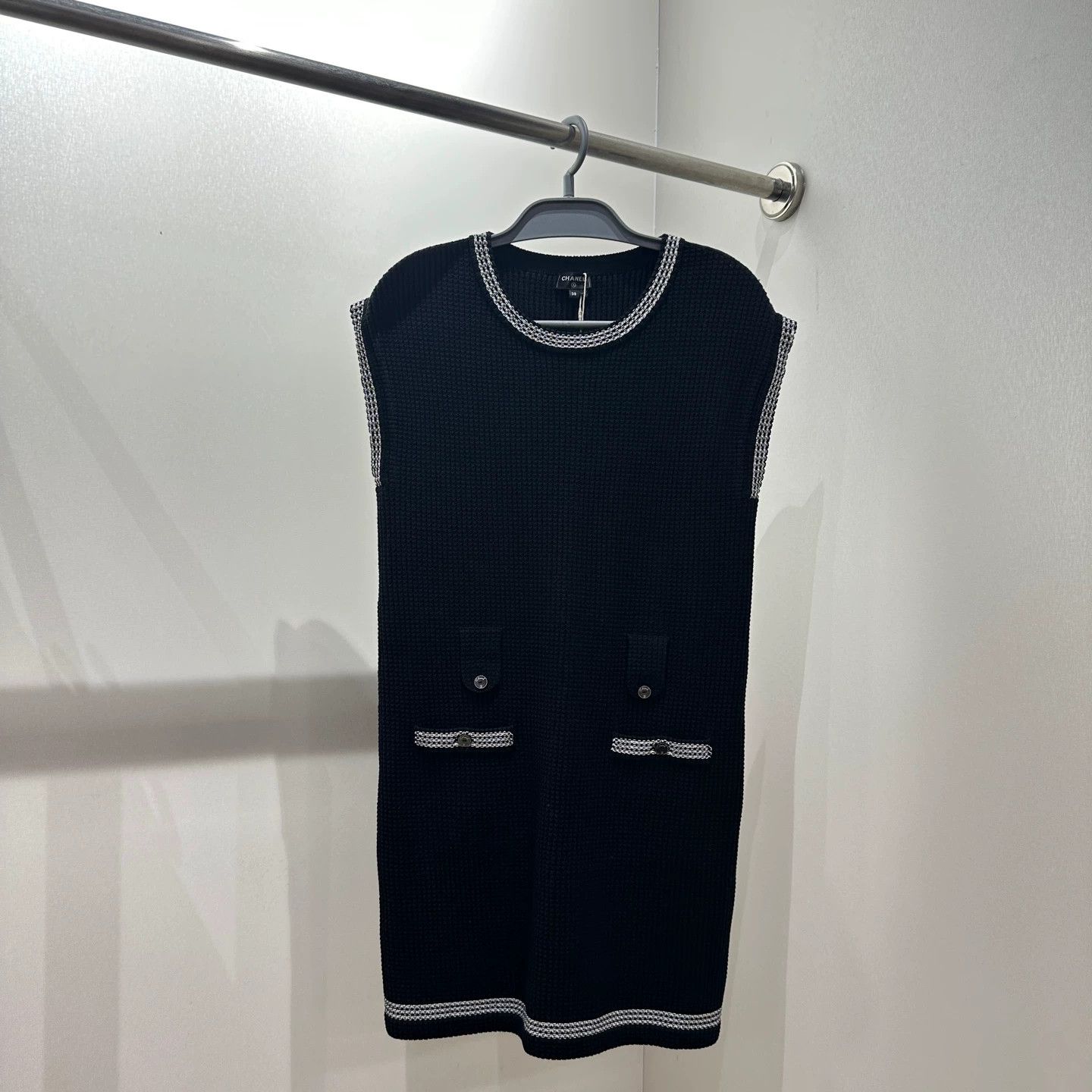 Chanel Chanel jan1128 Logo-button sleeveless silk dress 38 Size XS / US 0-2 / IT 36-38 - 1 Thumbnail