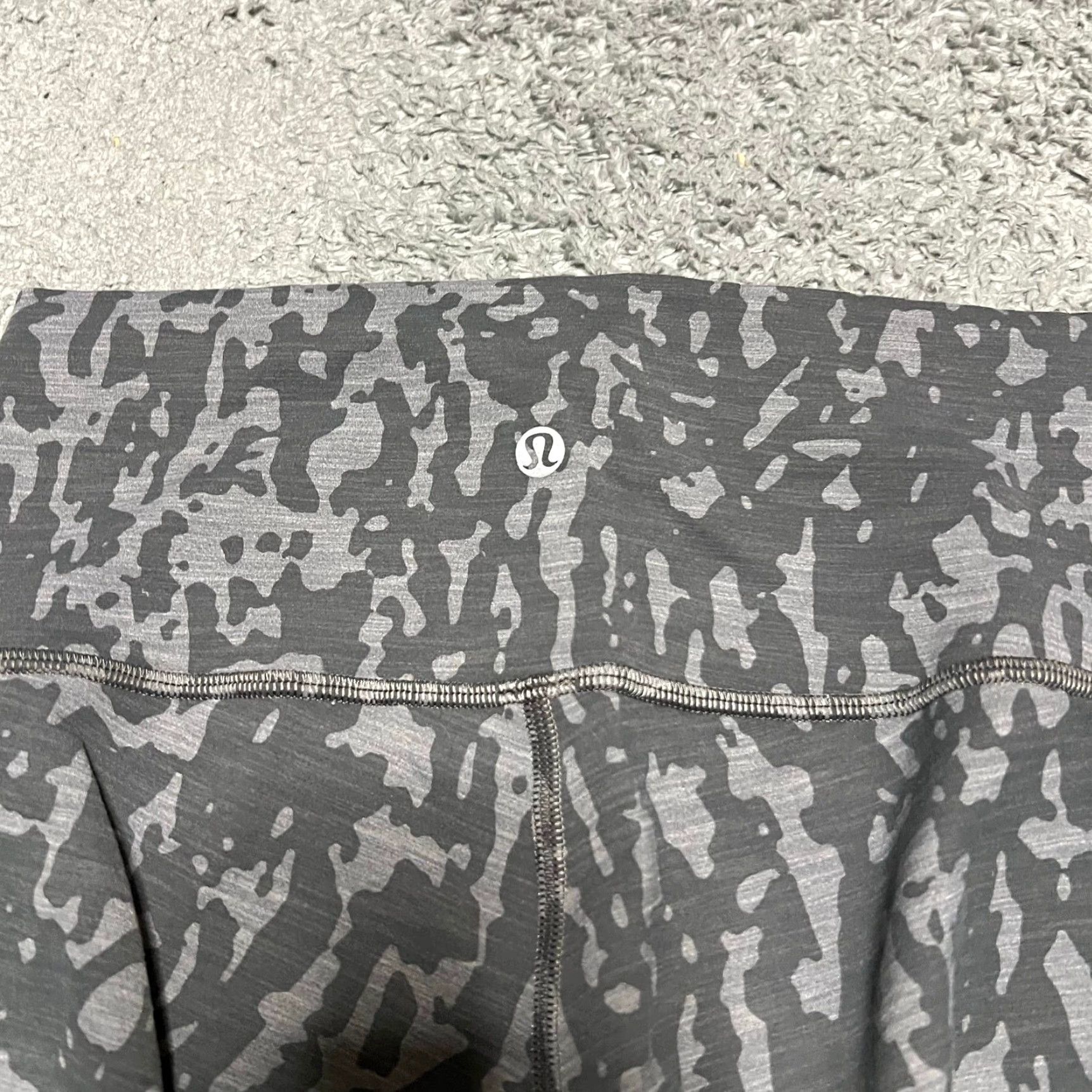 Lululemon Lululemon Leggings Pants Wunder Train High Rise Crop Animal Gray Womens 6 Size 28" / US 6 / IT 42 - 2 Thumbnail