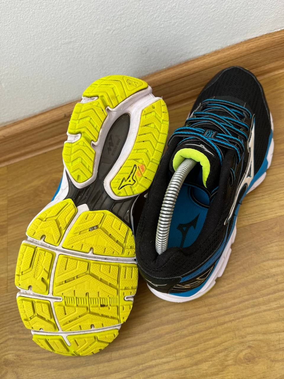 Mizuno Mizuno Wave Ultima 9 Size US 7 / IT 37 - 5 Thumbnail