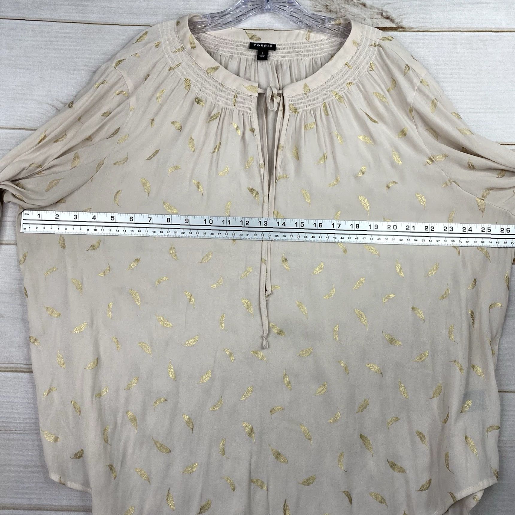 Torrid Torrid Blouse Shirt Geometric Beige Metallic Feather Print Long Sleeve 2X Womens Adult Plus Size Pullover Casual Fashion" Size XXL / US 16-18 / IT 52-54 - 5 Thumbnail