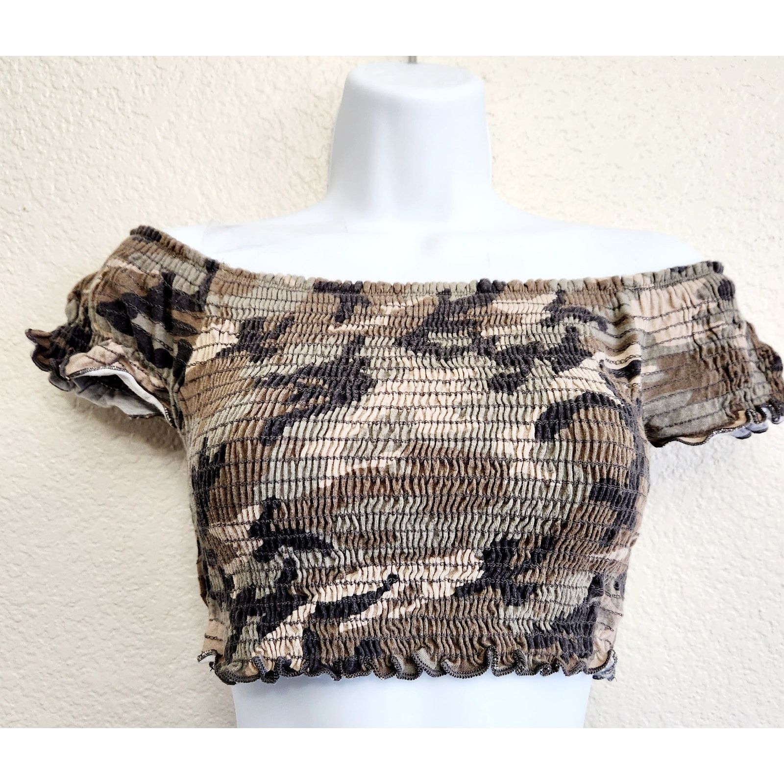 Other Better Be Green Brown Camo Off The Shoulder Cropped Top M Size M / US 6-8 / IT 42-44 - 1 Thumbnail