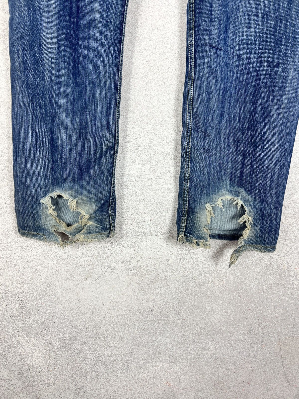 Diesel Vintage Diesel Embroidered Logo Distressed Faded Jeans Y2k Size US 32 / EU 48 - 12 Thumbnail