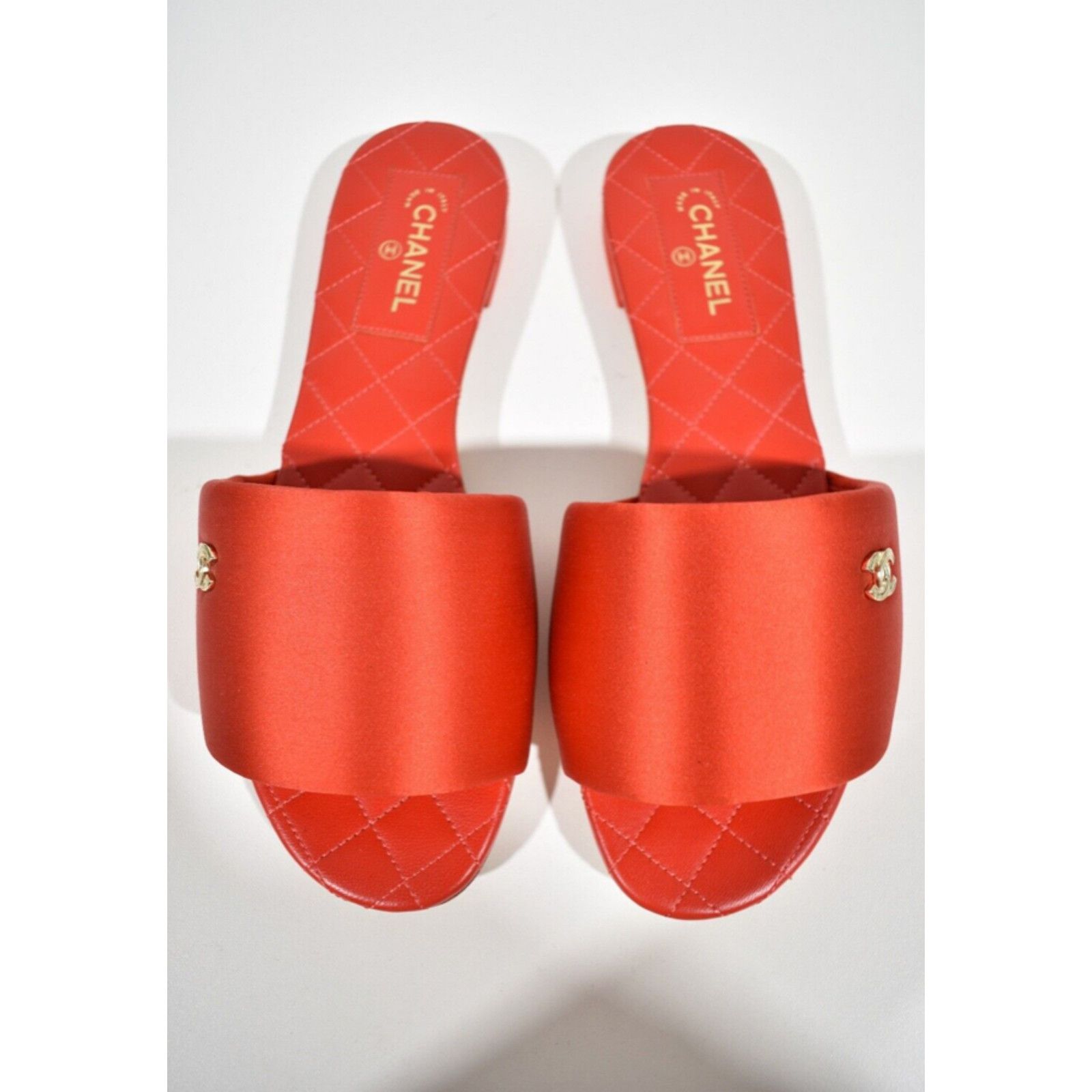Chanel 22P CC Logo Quilted Leather Slide Mule Sandal Flop Flat 39 Size US 9 / IT 39 - 8 Thumbnail