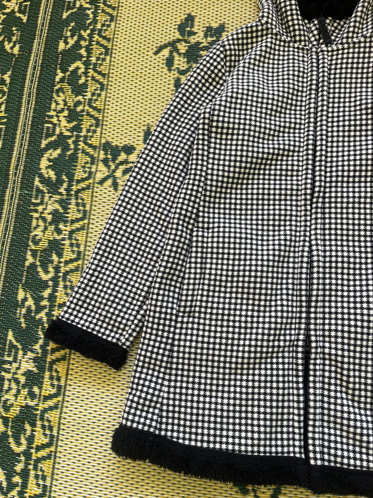 Uniqlo Uniqlo Houndstooth Hooded Fleece Coat Jacket Size M / US 6-8 / IT 42-44 - 3 Thumbnail
