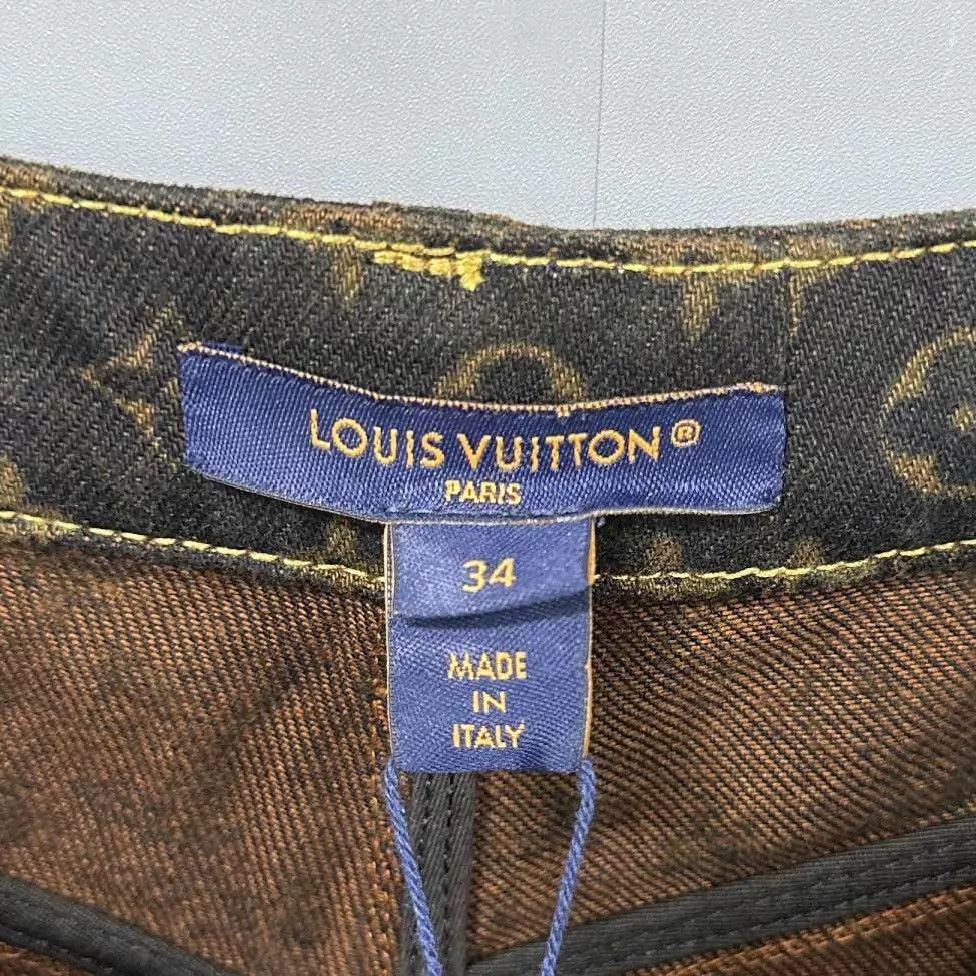 Louis Vuitton LV Monogram All Over Print Wide Leg Jeans 34 (New) Size 24" / US 00 / IT 34 - 5 Thumbnail