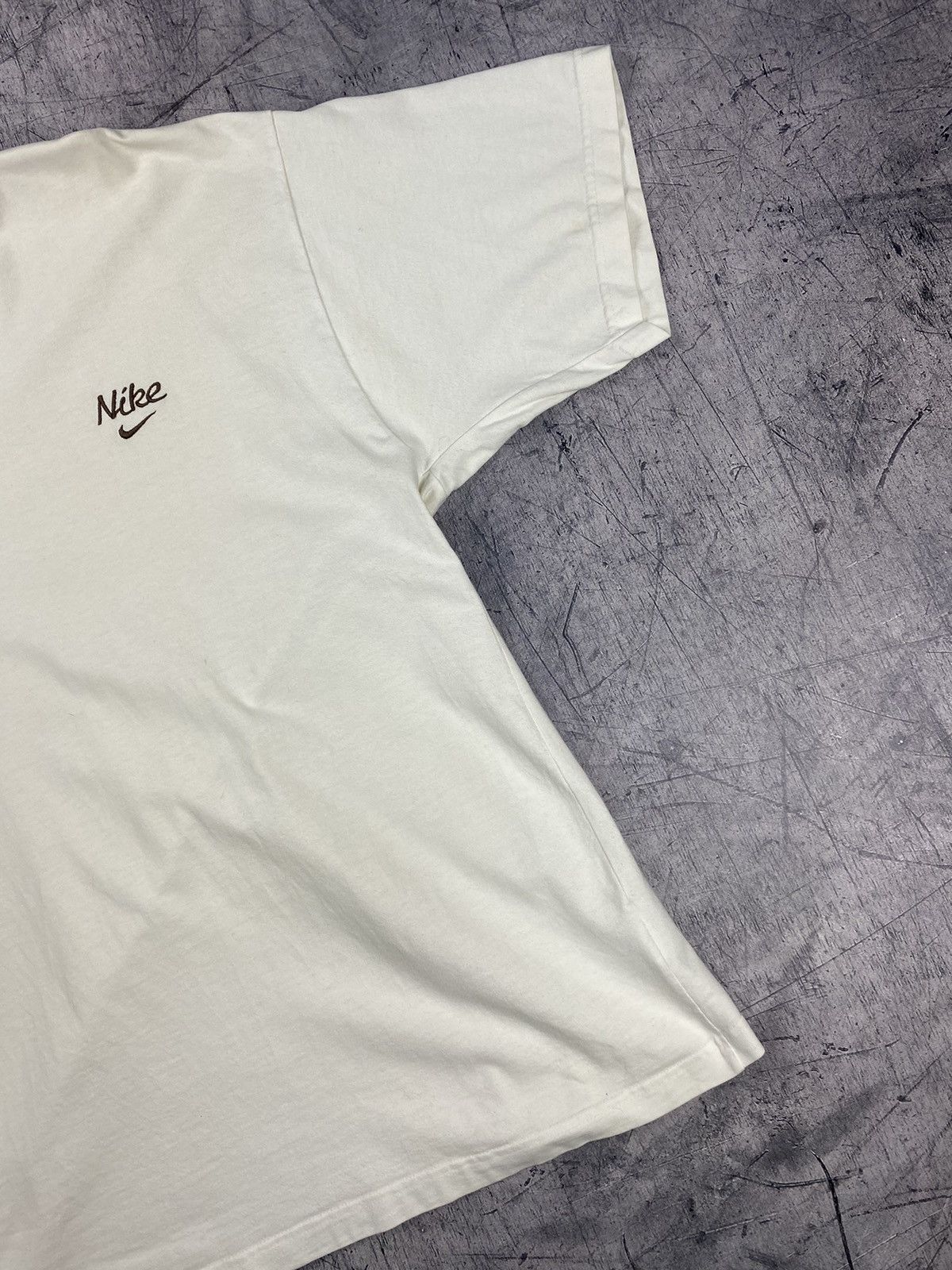 Nike × Vintage Vintage Nike Logo Minimal Swoosh Tee Size L Size US L / EU 52-54 / 3 - 4 Thumbnail