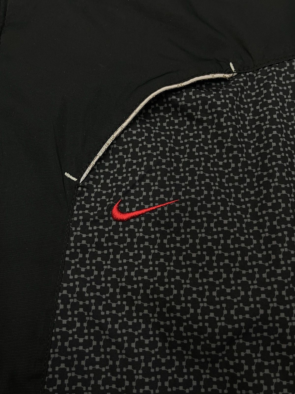 Nike Vintage Nike Air Max 360 Black Jacket Big Logo Drill Y2K ACG Size US S / EU 44-46 / 1 - 6 Thumbnail