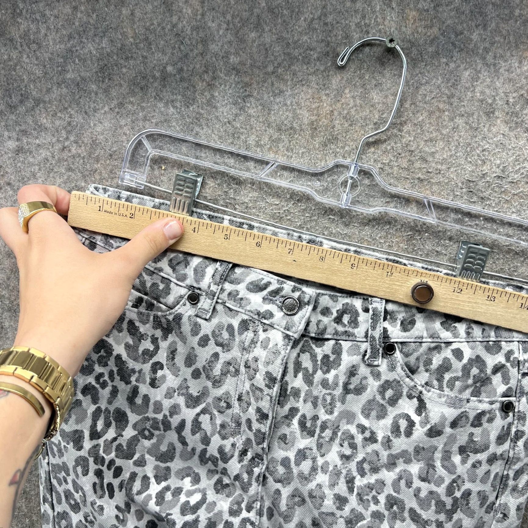 J.McLaughlin J. McLaughlin Jeans Womens 6 Gray Leopard Animal Print Skinny Ankle Denim Pants Denim Pants Slim Fit Pocket Zip Fly Button Closure Adult Womens Size 28" / US 6 / IT 42 - 6 Thumbnail