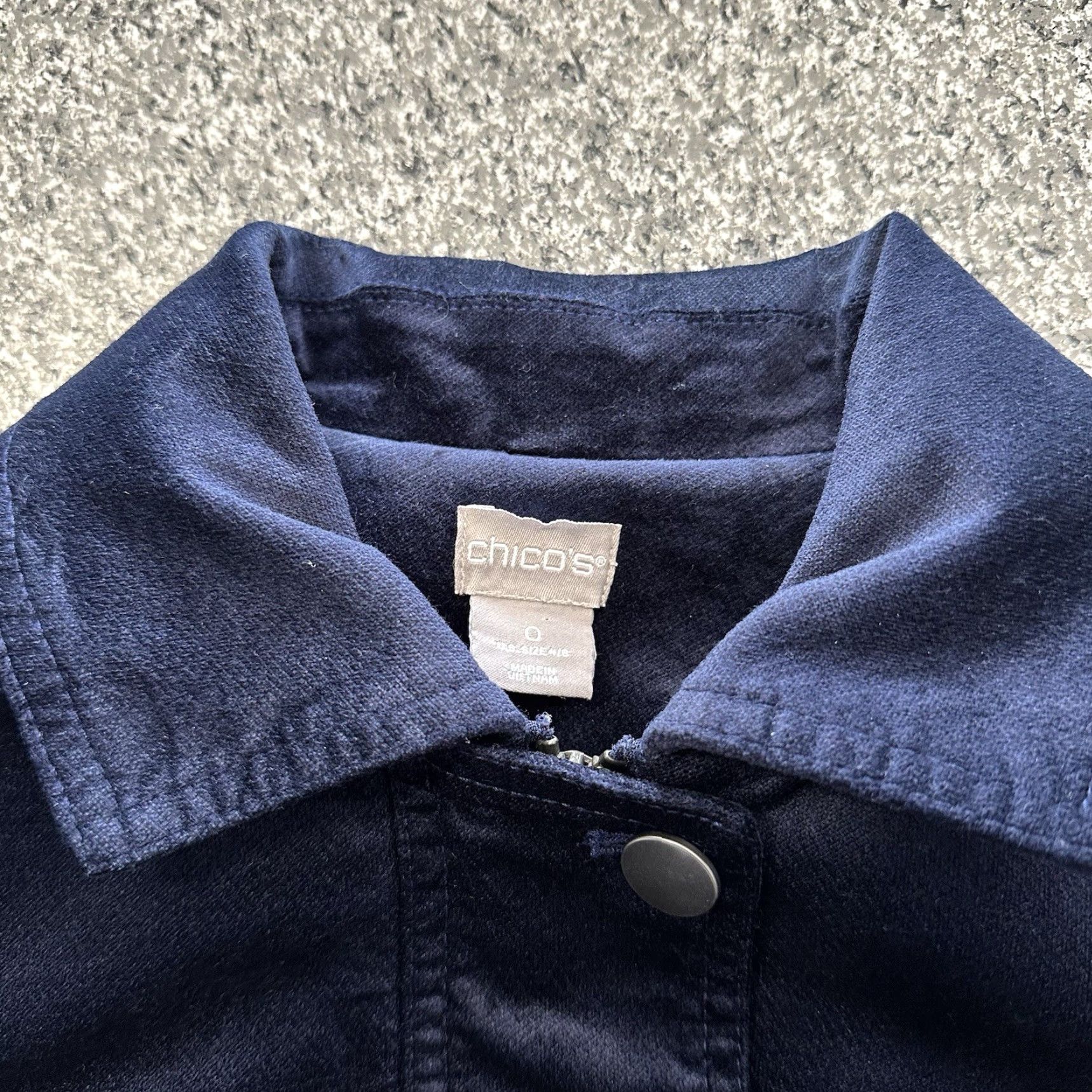 Vintage Chicos Jacket Womens 0 US Size 4/6 Velveteen Navy Full Zip - Blue - Winter, Spring, Fall - Regular Fit - Biker Style - Polyester Softshell Jacket Size XS / US 0-2 / IT 36-38 - 2 Thumbnail