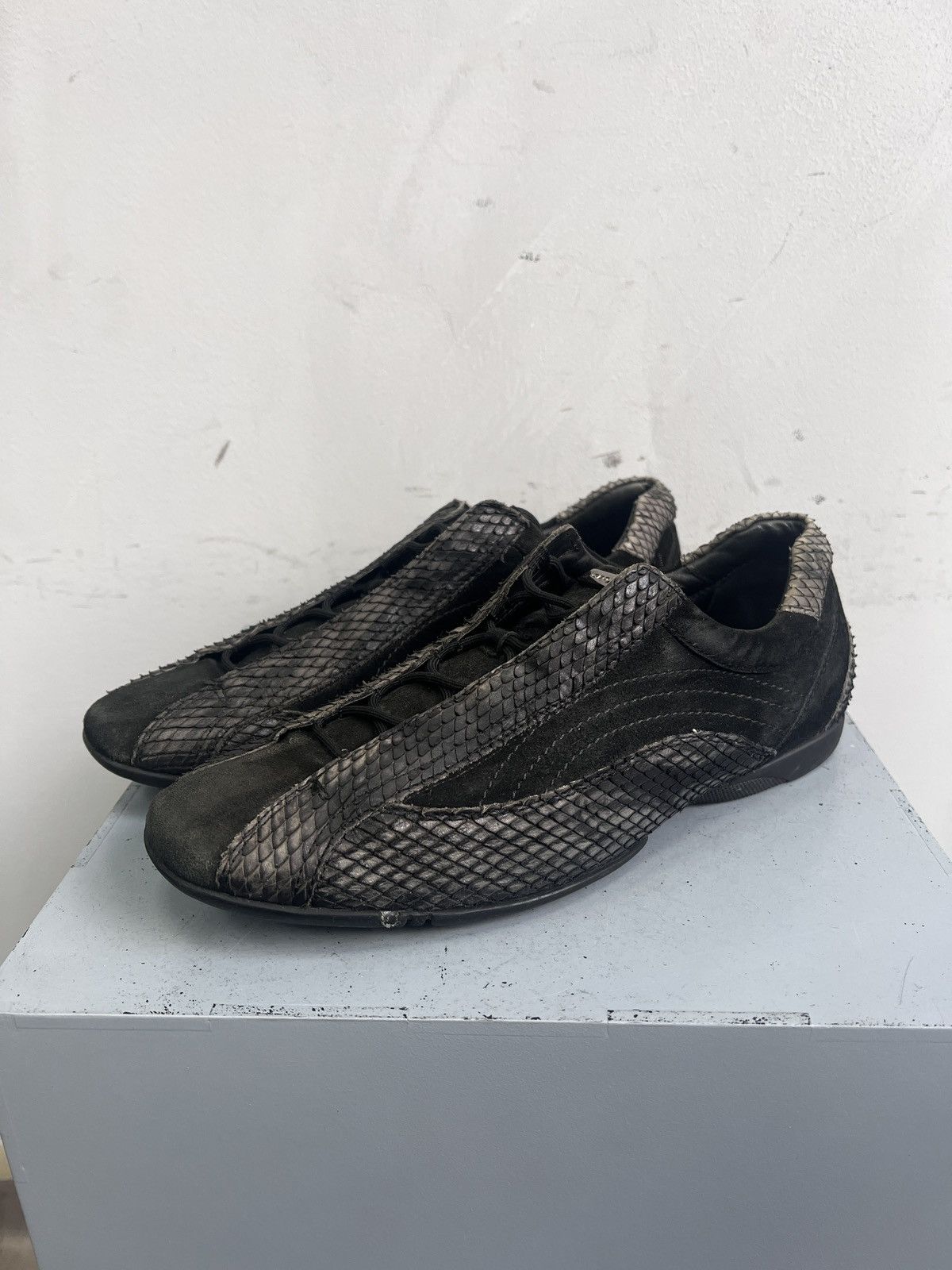 Hedi Slimane Archive avant garde low boots snake pattern leather boots Size US 8.5 / EU 41-42 - 7 Thumbnail