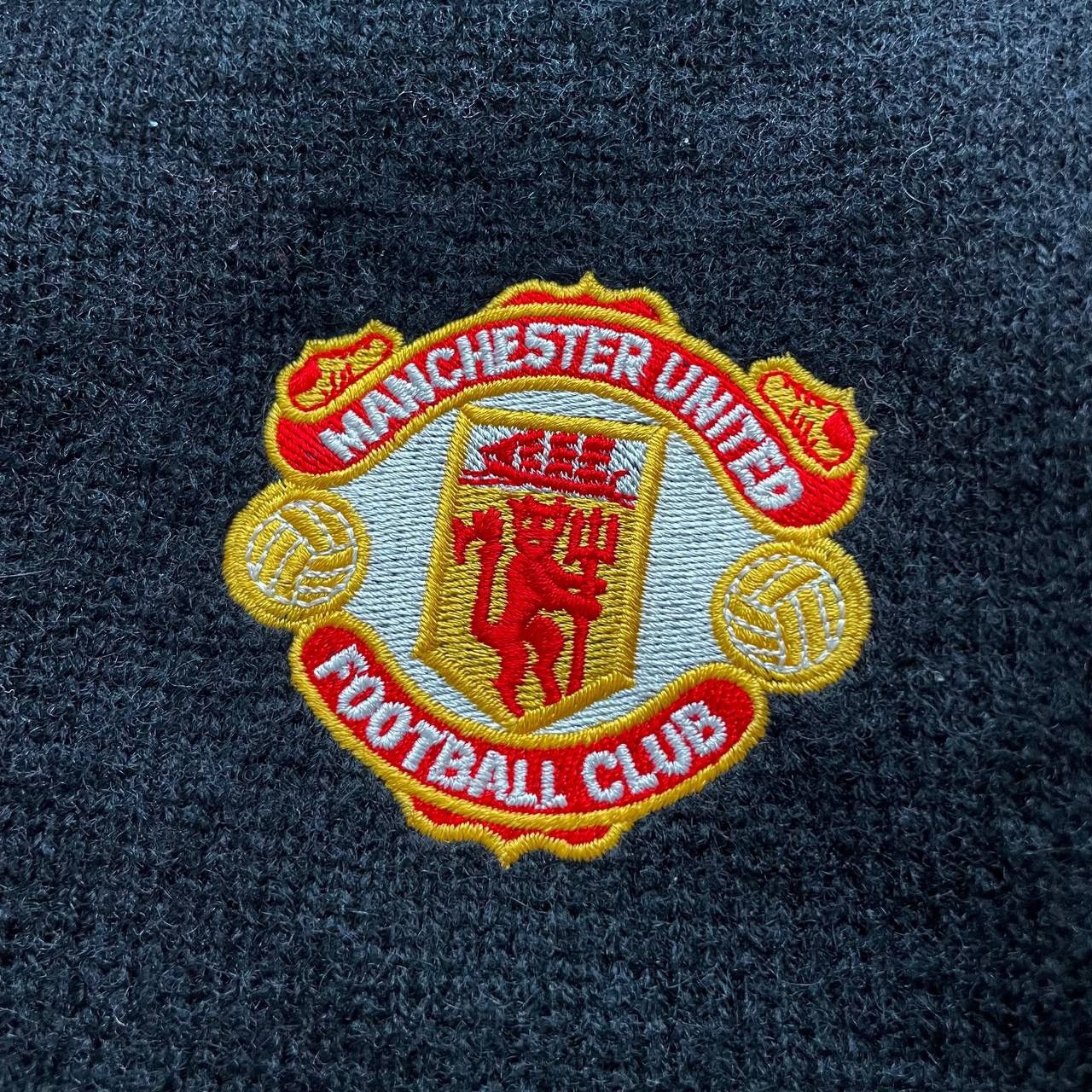 Vintage Vintage adidas Manchester United sweater Size US M / EU 48-50 / 2 - 2 Thumbnail