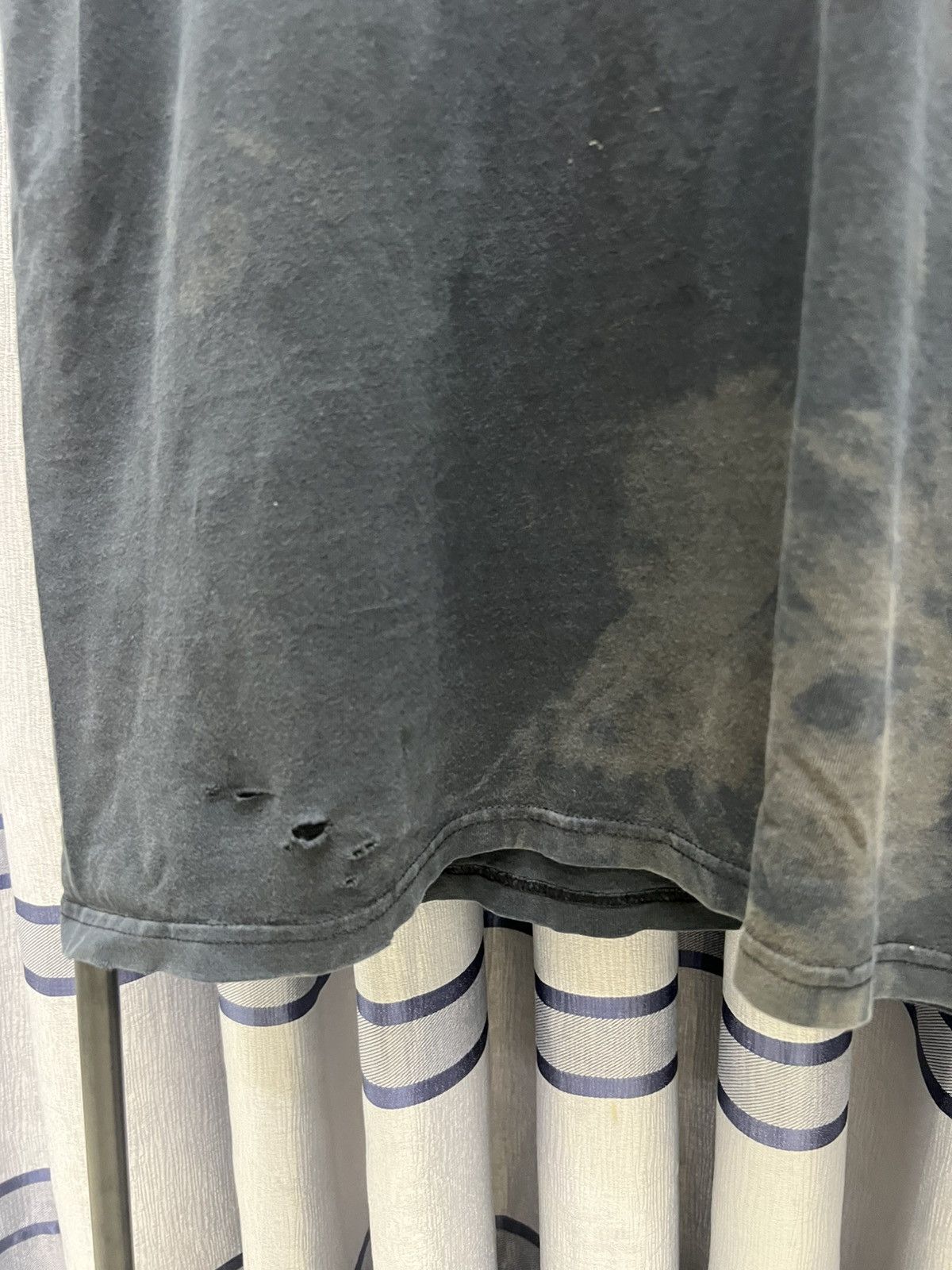 Vintage 90s VINTAGE THRASHED FADED VALLEY GRAPHICS DISTRESSED TEE Size US XL / EU 56 / 4 - 5 Thumbnail
