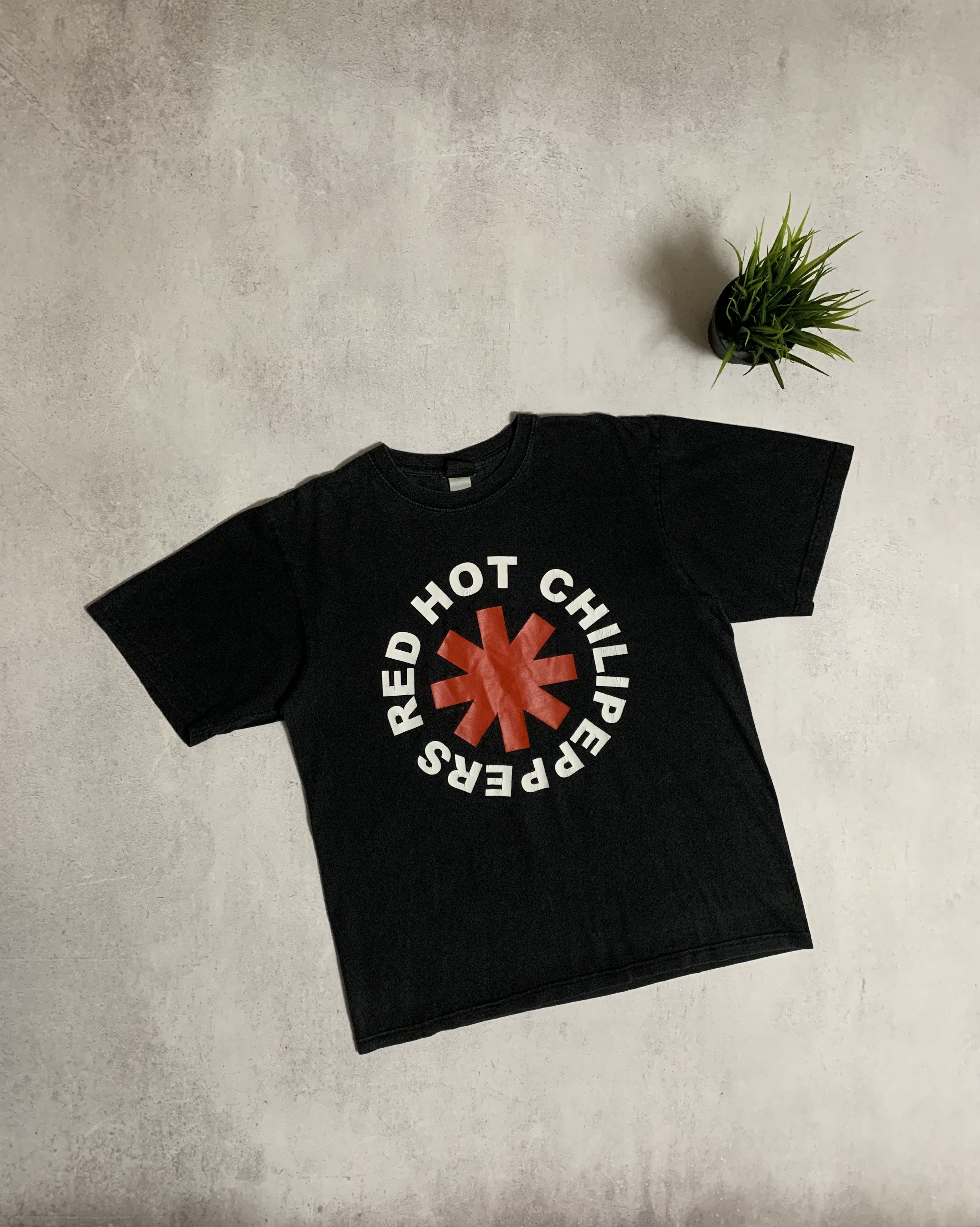 Band Tees × Vintage Vintage Red Hot Chili Peppers T Shirt Tee Baggy Big Logo 90s Size US M / EU 48-50 / 2 - 1 Thumbnail