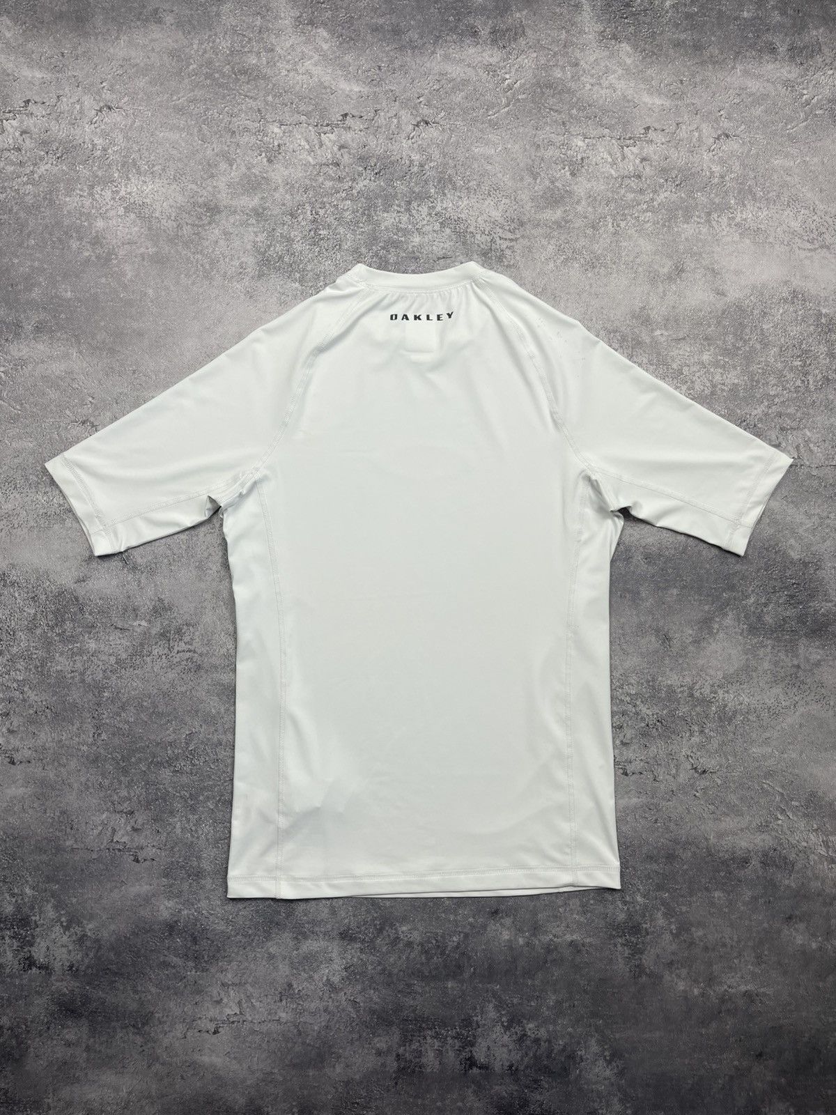 Oakley Oakley Hydrolix Big Center Logo Thermo T-Shirt White Tee Y2K Size US M / EU 48-50 / 2 - 12 Thumbnail