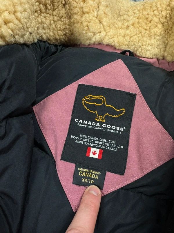 Canada Goose Canada Goose Aunt Sherpa Parka Air Force Pink XS Logo Size XS / US 0-2 / IT 36-38 - 5 Thumbnail