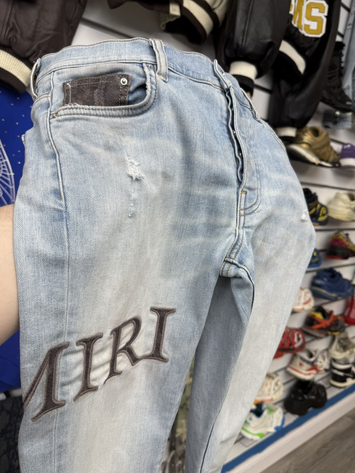 Amiri Amiri Distressed Light Wash Denim - Embroidered Logo Size US 29 - 2 Thumbnail