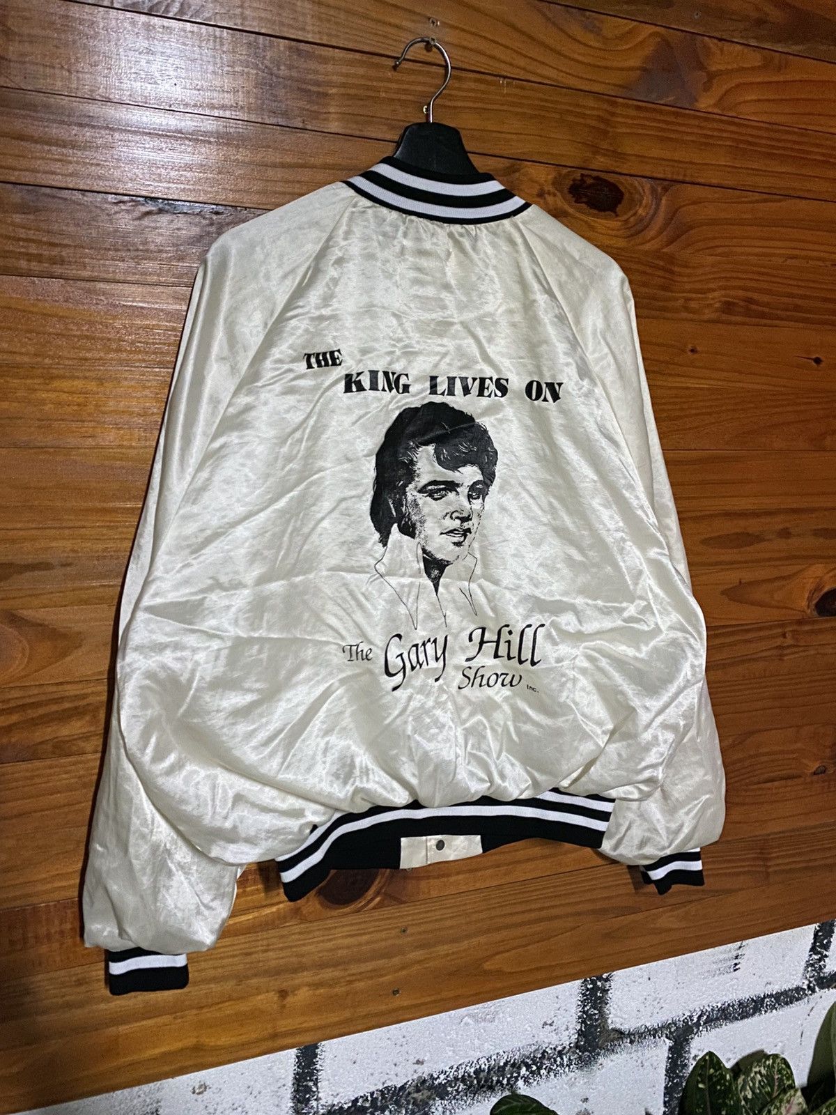Vintage Vintage 70s King Louie “The King Lives On – Gary Hill Show” Size US XL / EU 56 / 4 - 5 Thumbnail