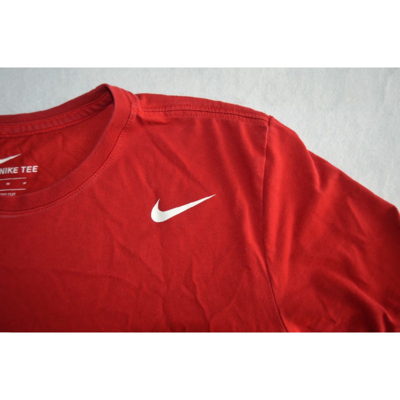 Nike Nike Shirt Mens M Red Swoosh Short Sleeve T-Shirt - Casual Nike Dri-Fit Size US M / EU 48-50 / 2 - 3 Thumbnail