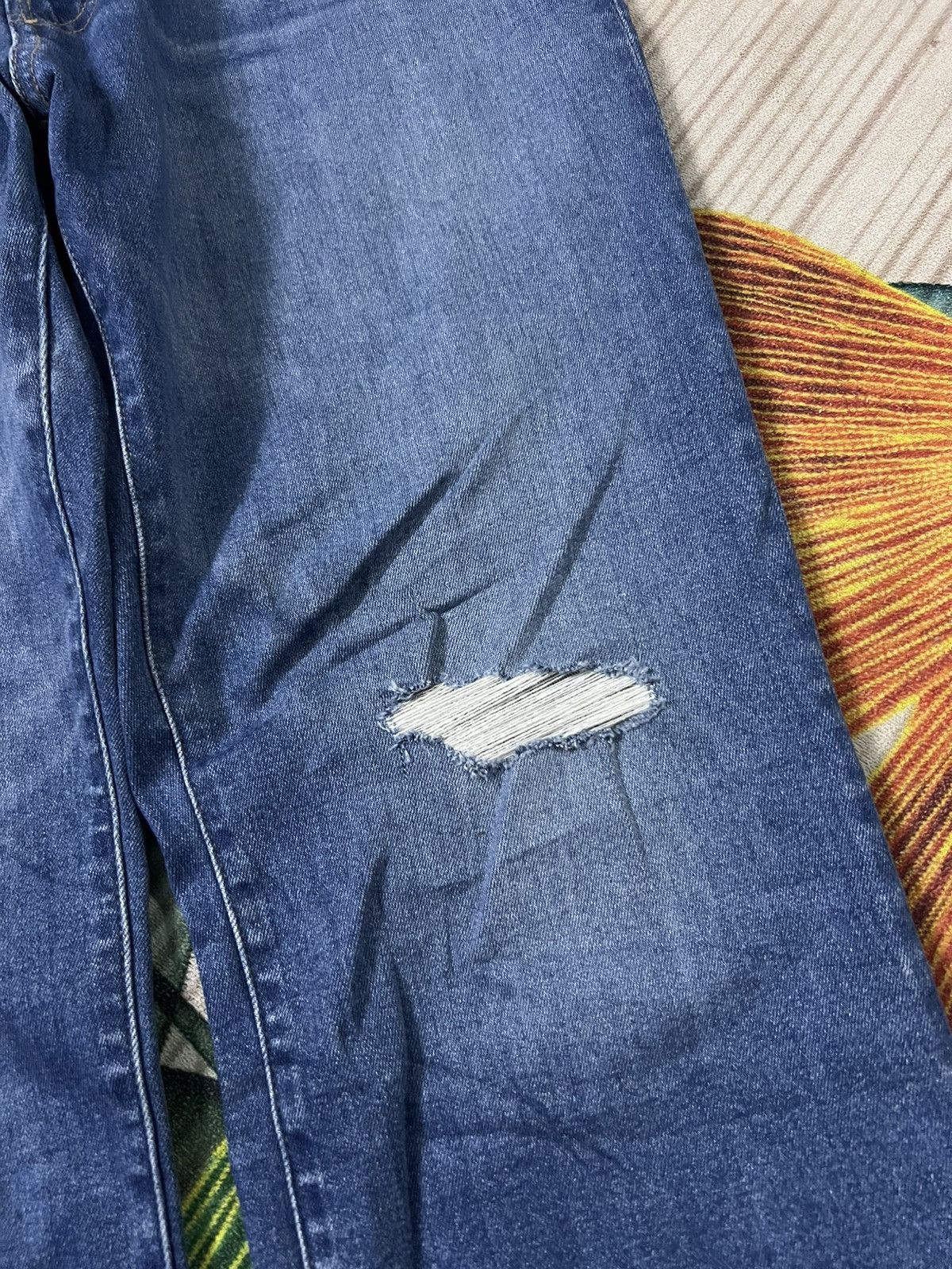Undercover 💥INSANE 90’STYLE GU X UNDERCOVER DISTRESS BLUE JEAN Size US 32 / EU 48 - 6 Thumbnail