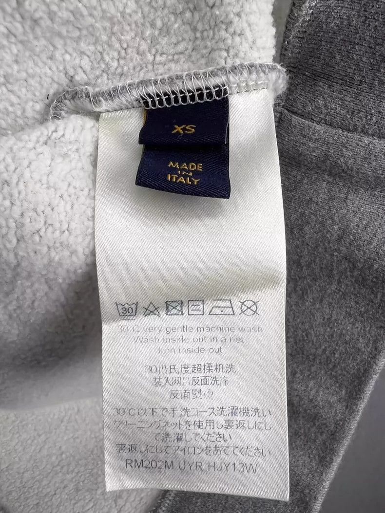 Louis Vuitton louis vuitton Joint Letter Sweater 2501-Nextarrow Size US XS / EU 42 / 0 - 5 Thumbnail