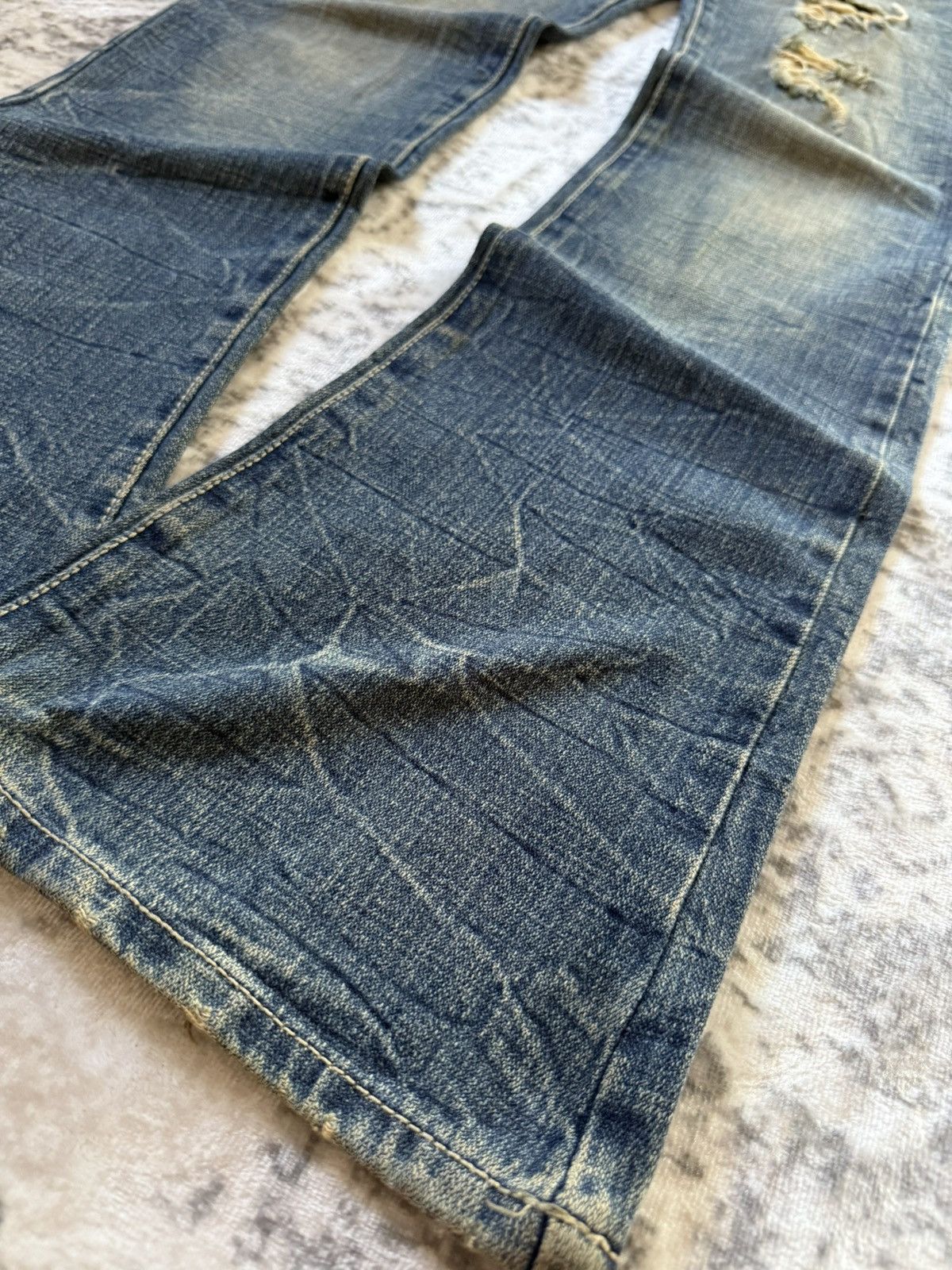 Japanese Brand R 45rpm Mud Wash Honeycomb Distressed Flared Jeans Size US 28 / EU 44 - 8 Thumbnail