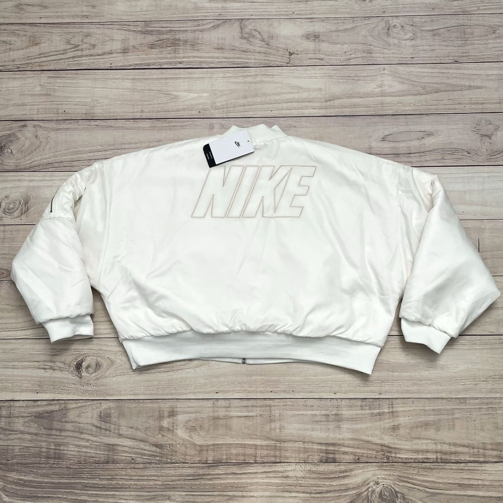 Nike VINTAGE? No – ignore. Reversible Faux Fur Satin Bomber Jacket Nike Women M White NWT FB8692-133 jacket Size M / US 6-8 / IT 42-44 - 6 Thumbnail