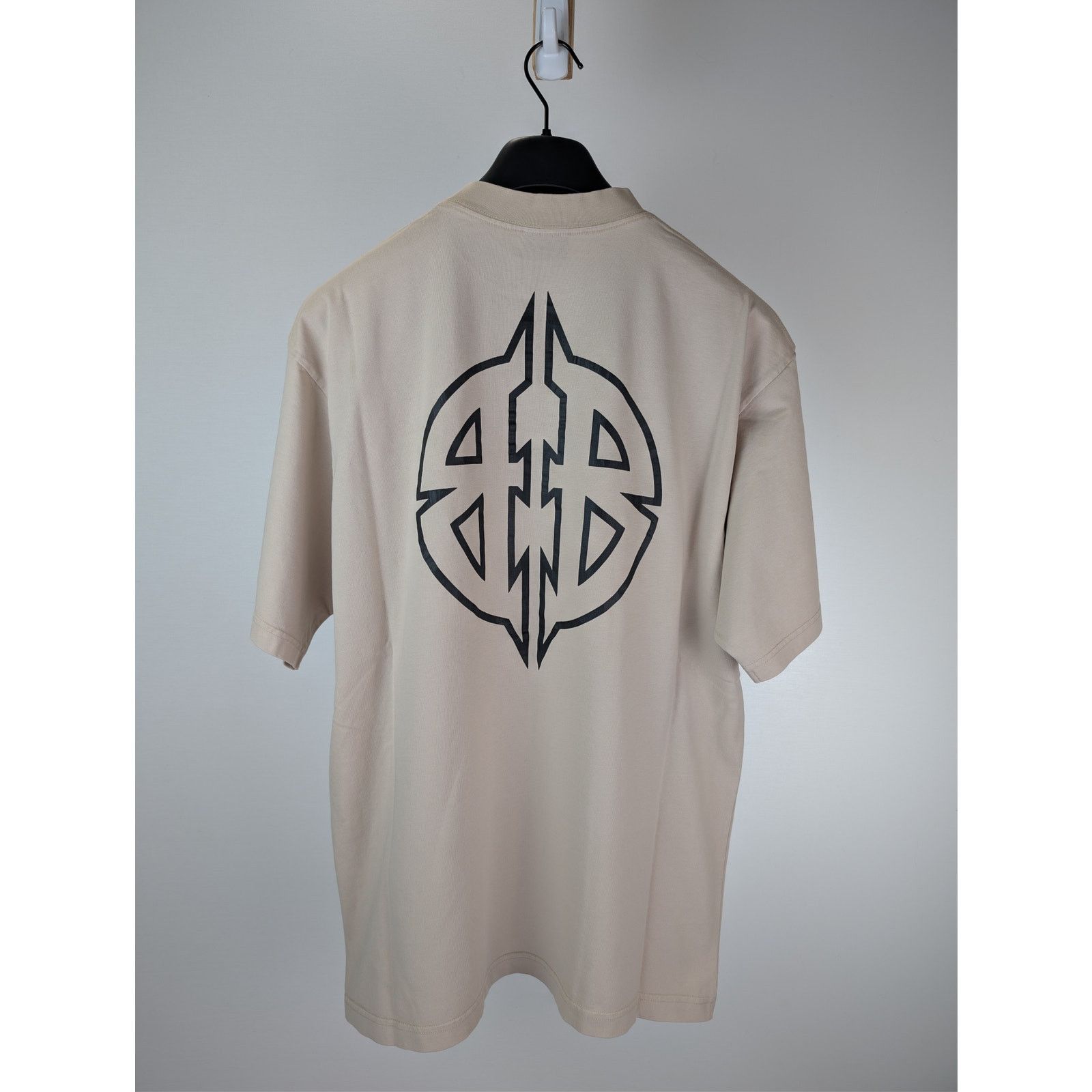 Balenciaga o1rshd1 Cotton Logo Medium Fit T-Shirt in Light Beige/Black Size US S / EU 44-46 / 1 - 16 Thumbnail