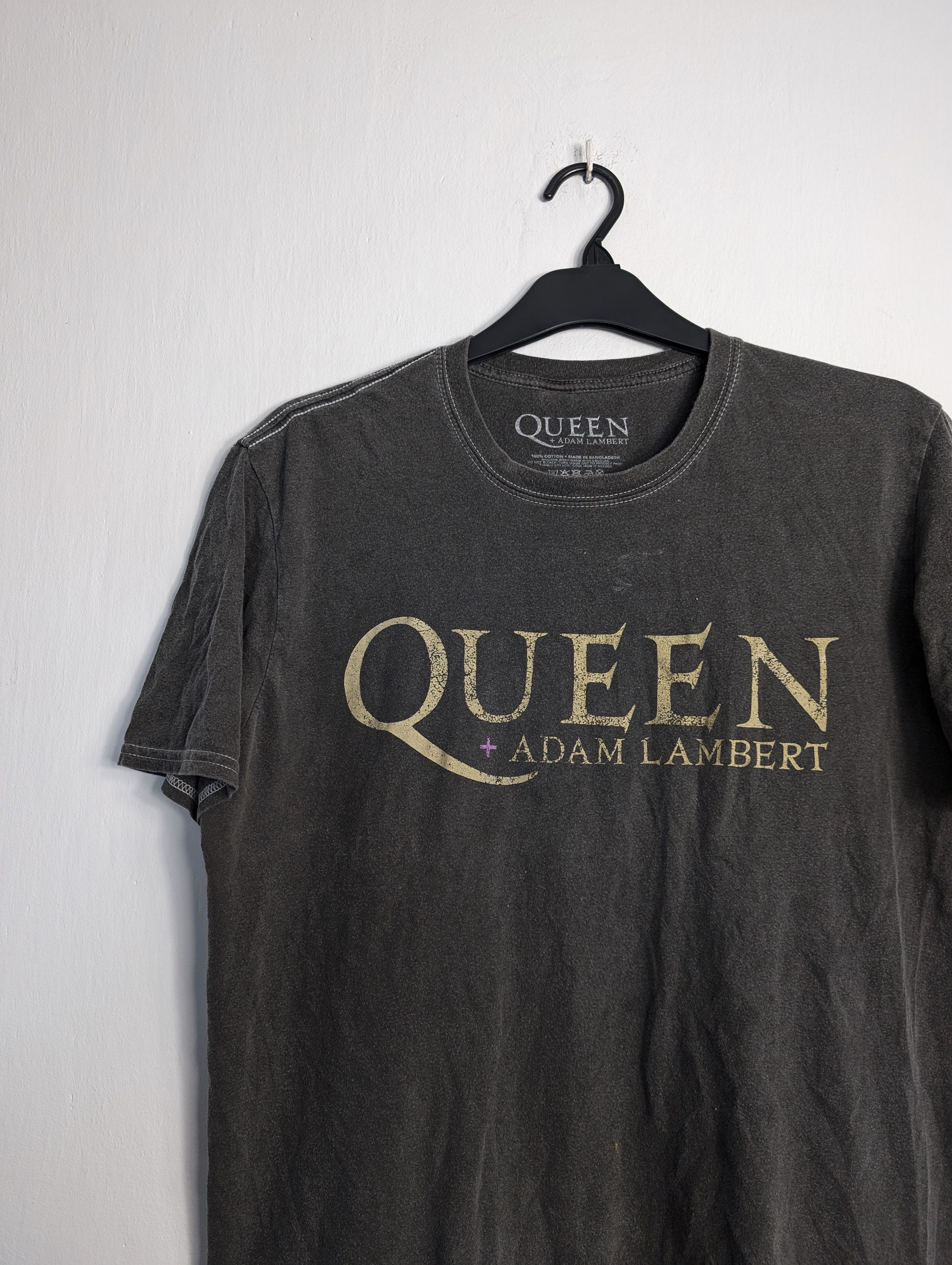 Band Tees Queen + Adam Lambert Rhapsody Tour 2022 Band T-Shirt Merch Size US L / EU 52-54 / 3 - 2 Thumbnail