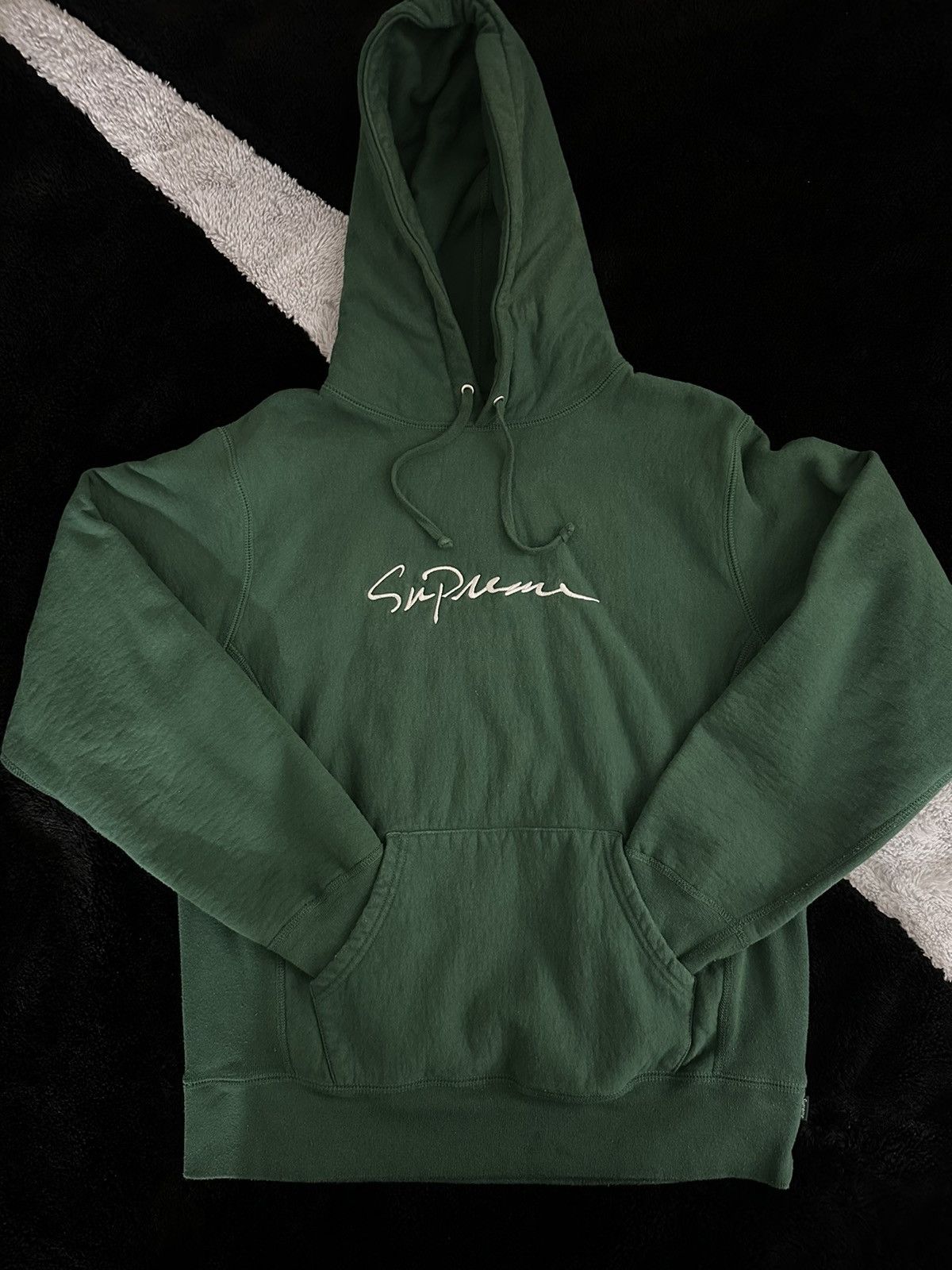 Supreme script hoodie outlet black