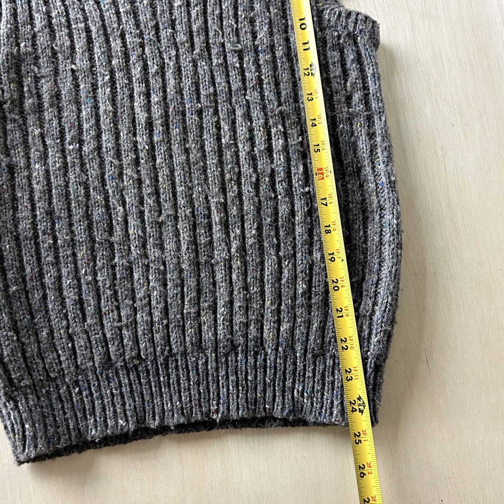 Vintage Vintage 90s Sweater Vest Womens Medium Gray Ribbed Knit Wool Blend V Neck Chunky Size M / US 6-8 / IT 42-44 - 5 Thumbnail