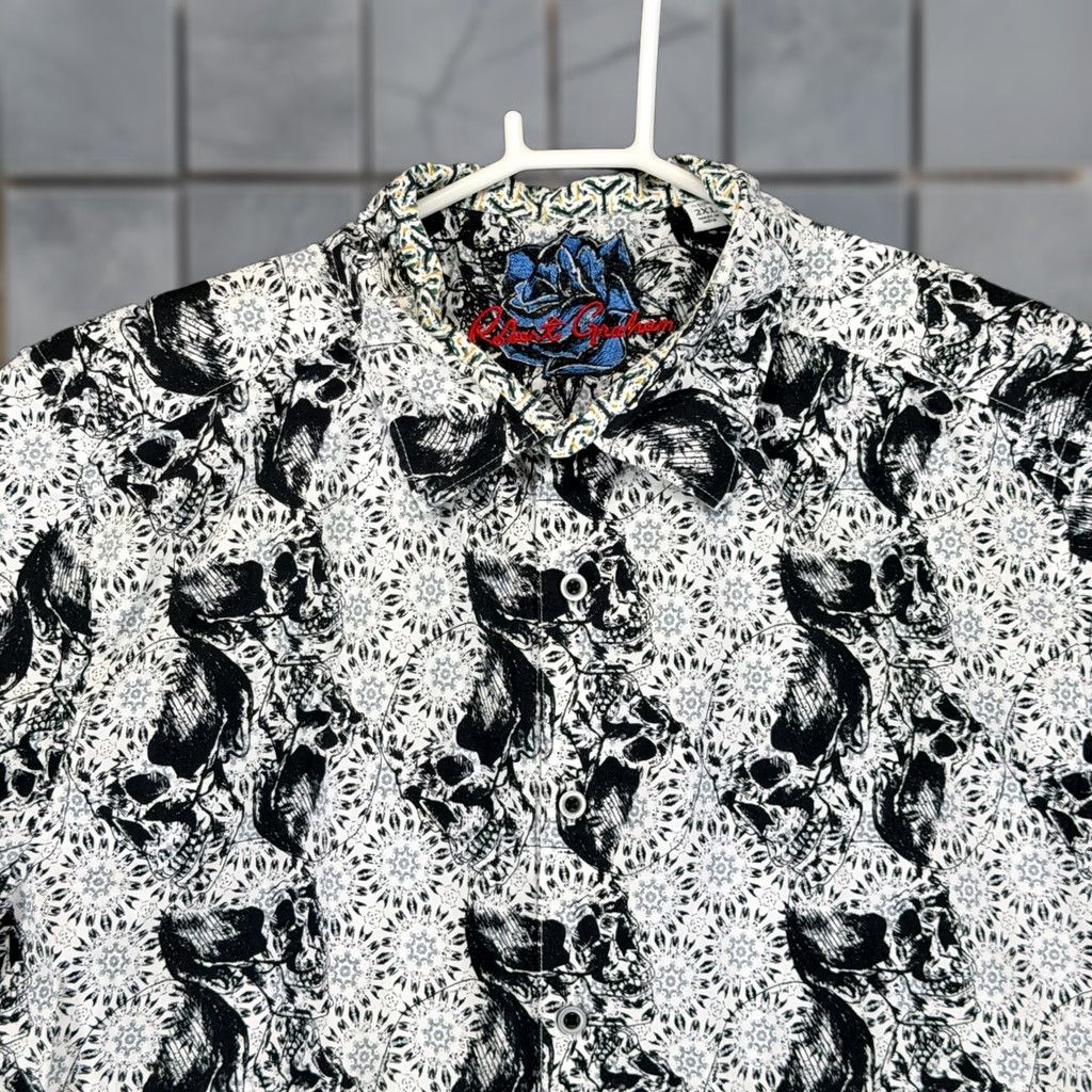 Robert Graham Robert Graham Mens 2XL Short Sleeve Button-Up Shirt Skull Floral Classic Fit Size US XXL / EU 58 / 5 - 1 Thumbnail