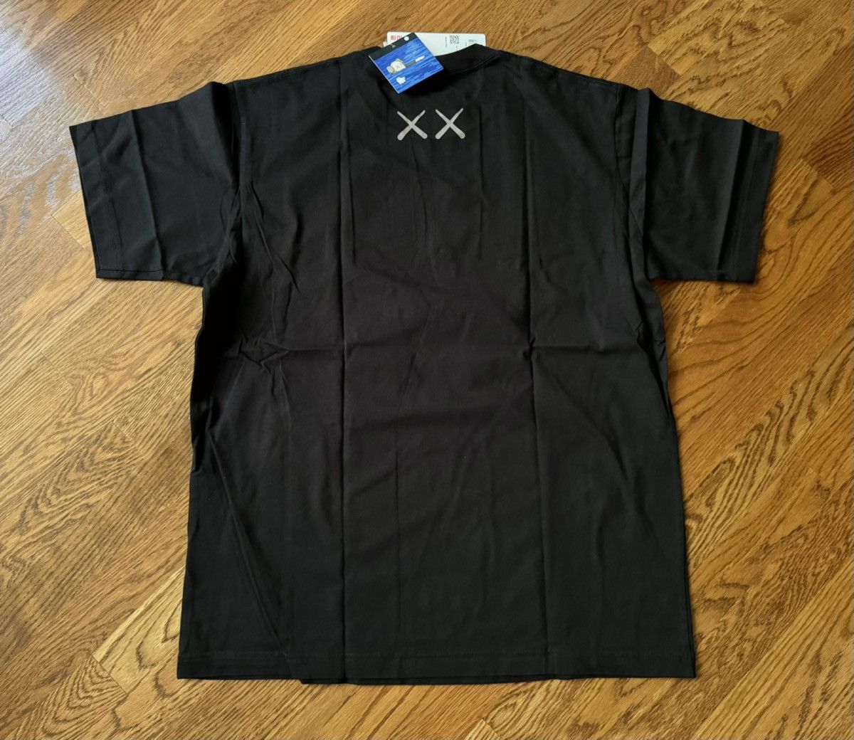 Kaws × Uniqlo Medium Kaws Changbai Mountain Tee Black Uniqlo UT T-Shirt Size US M / EU 48-50 / 2 - 2 Thumbnail