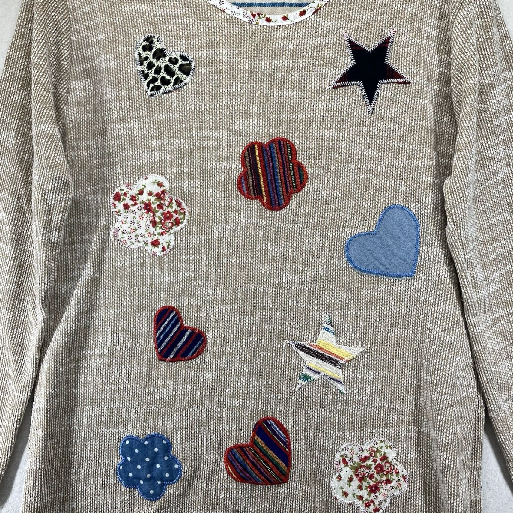 Vintage VINTAGE Women's Casual Knit Top Long Sleeve Medium Embroidered Flowers Hearts Stars Beige Cotton T-Shirt Bohemian Arts Size M / US 6-8 / IT 42-44 - 3 Thumbnail