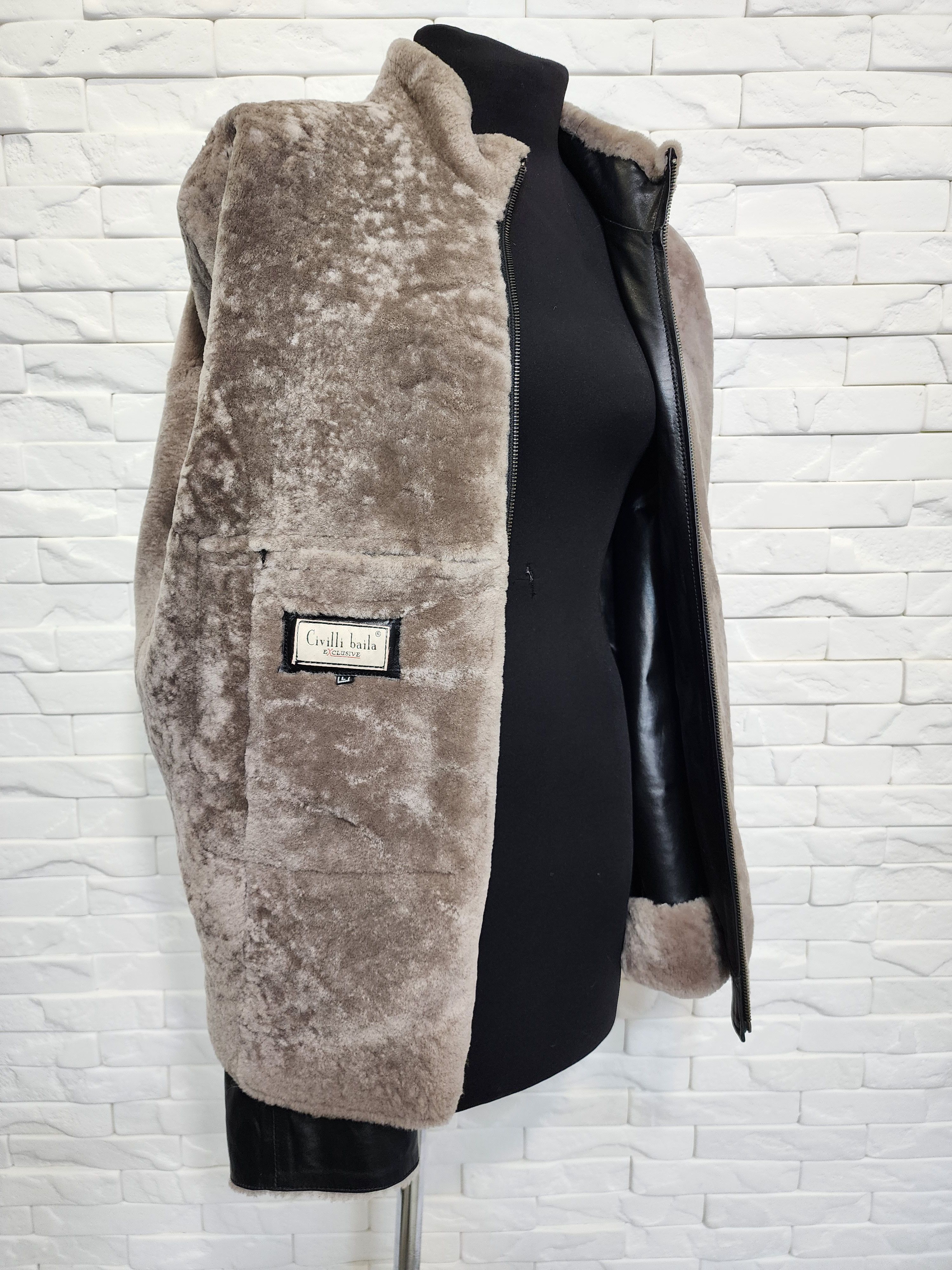 Genuine Leather Men's Black Leather Fur Jacket: Genuine Fur, Metal Zipper Size US L / EU 52-54 / 3 - 10 Thumbnail