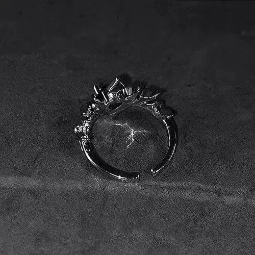 Japanese Brand Tribal Thorn Ring Spike Graffiti Goth Punk Rock Jewelry Size ONE SIZE - 3 Thumbnail
