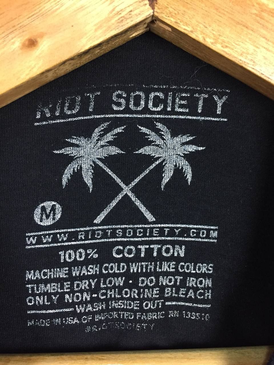 Riot Society Riot Society The Great Wave off Kanagawa Jaws Graphic Tee Size US M / EU 48-50 / 2 - 7 Thumbnail