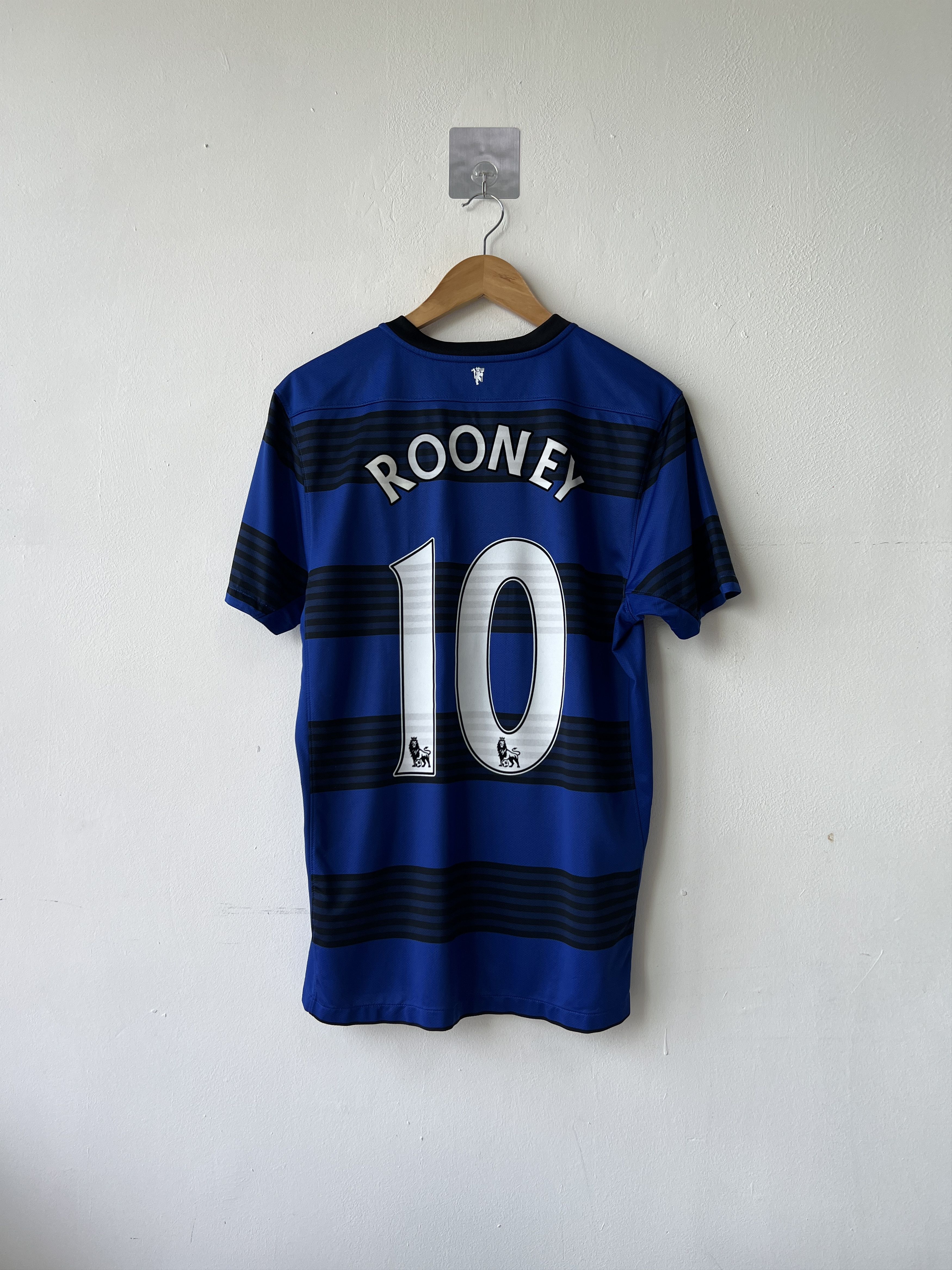 Nike (M) Manchester United 2011-13 Away Kit Rooney #10 Size US M / EU 48-50 / 2 - 1 Thumbnail