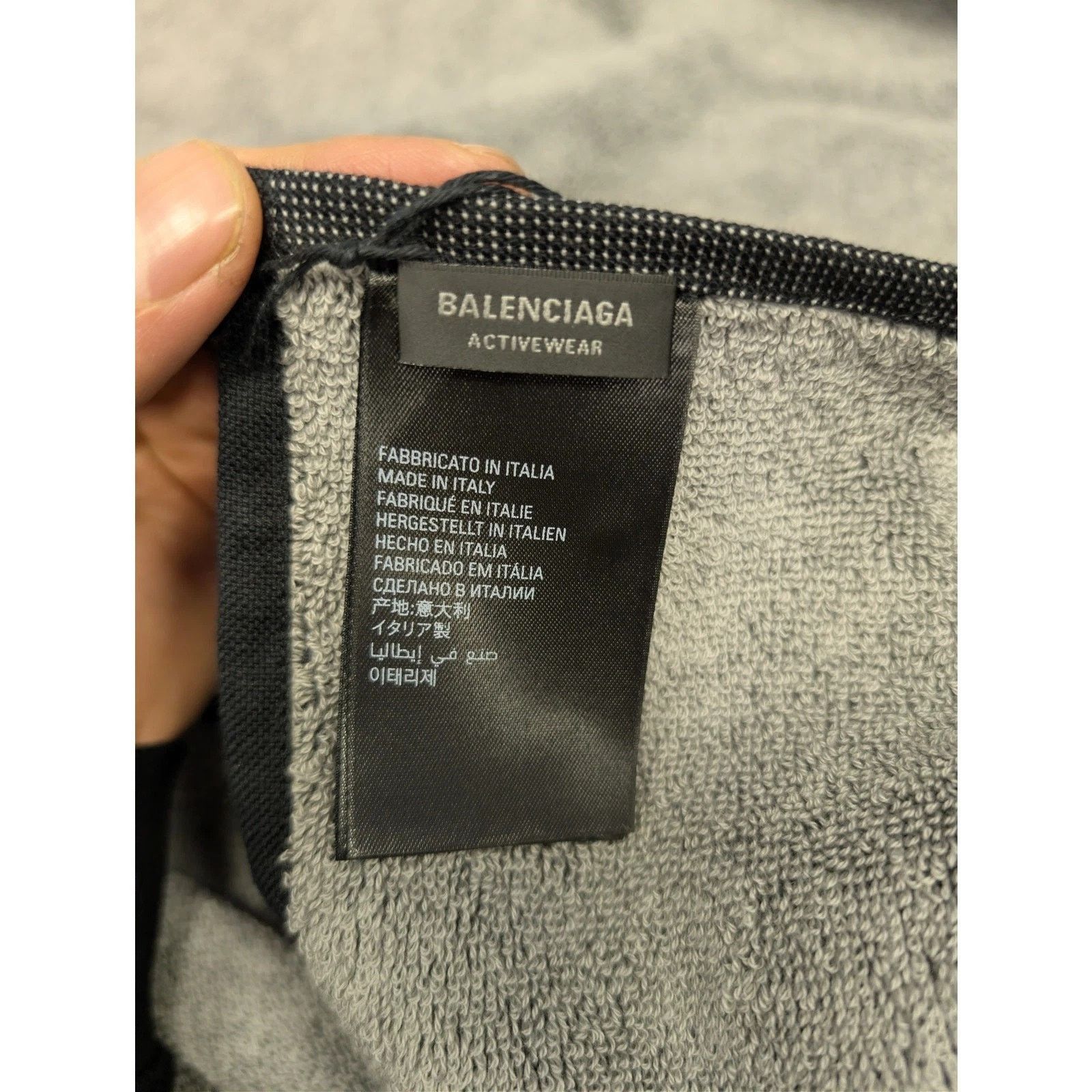 Balenciaga o1rshd1 Sponge Gym Towel in Black/Grey Size ONE SIZE - 12 Thumbnail
